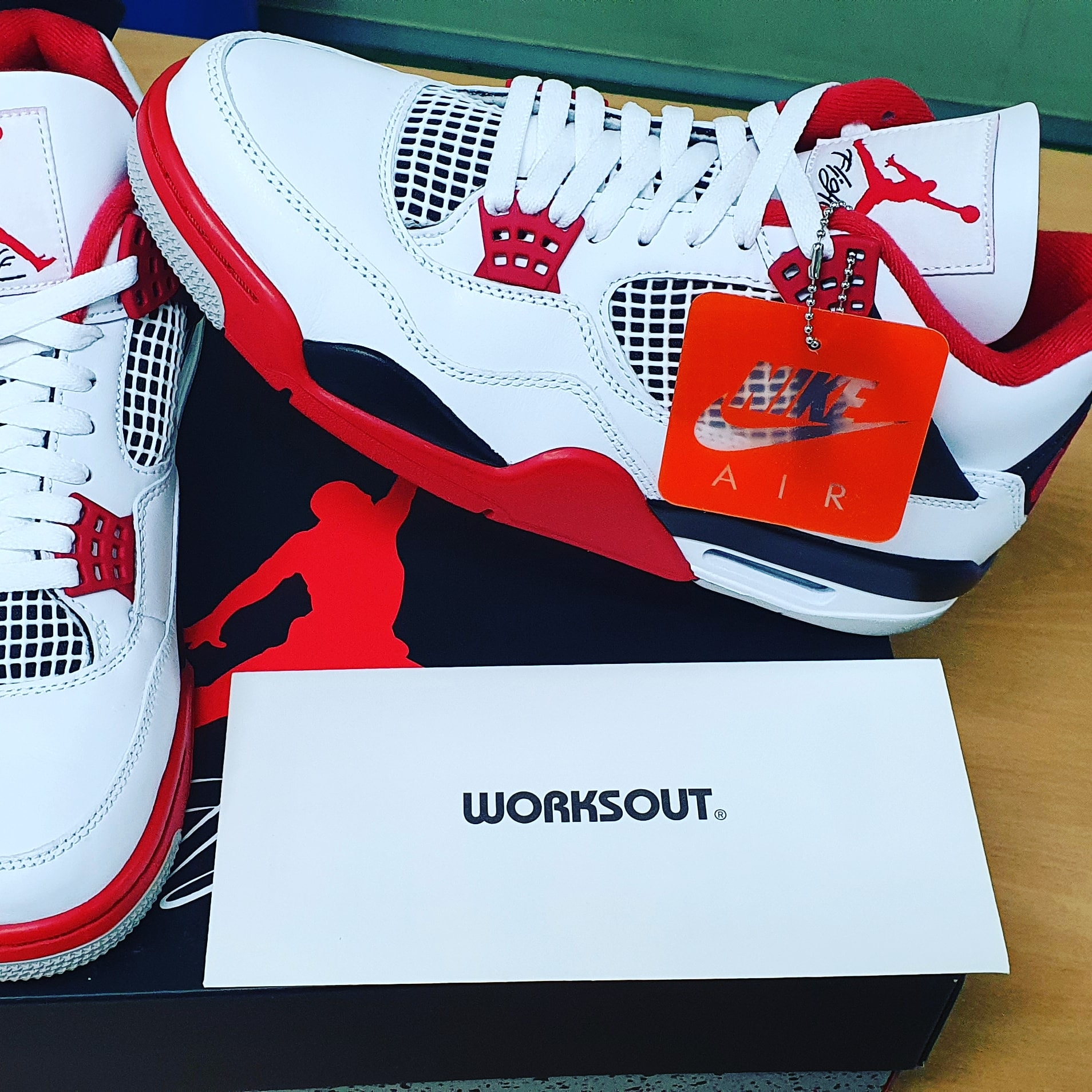 Jordan 4 Retro OG Fire Red 2020 착용 스타일