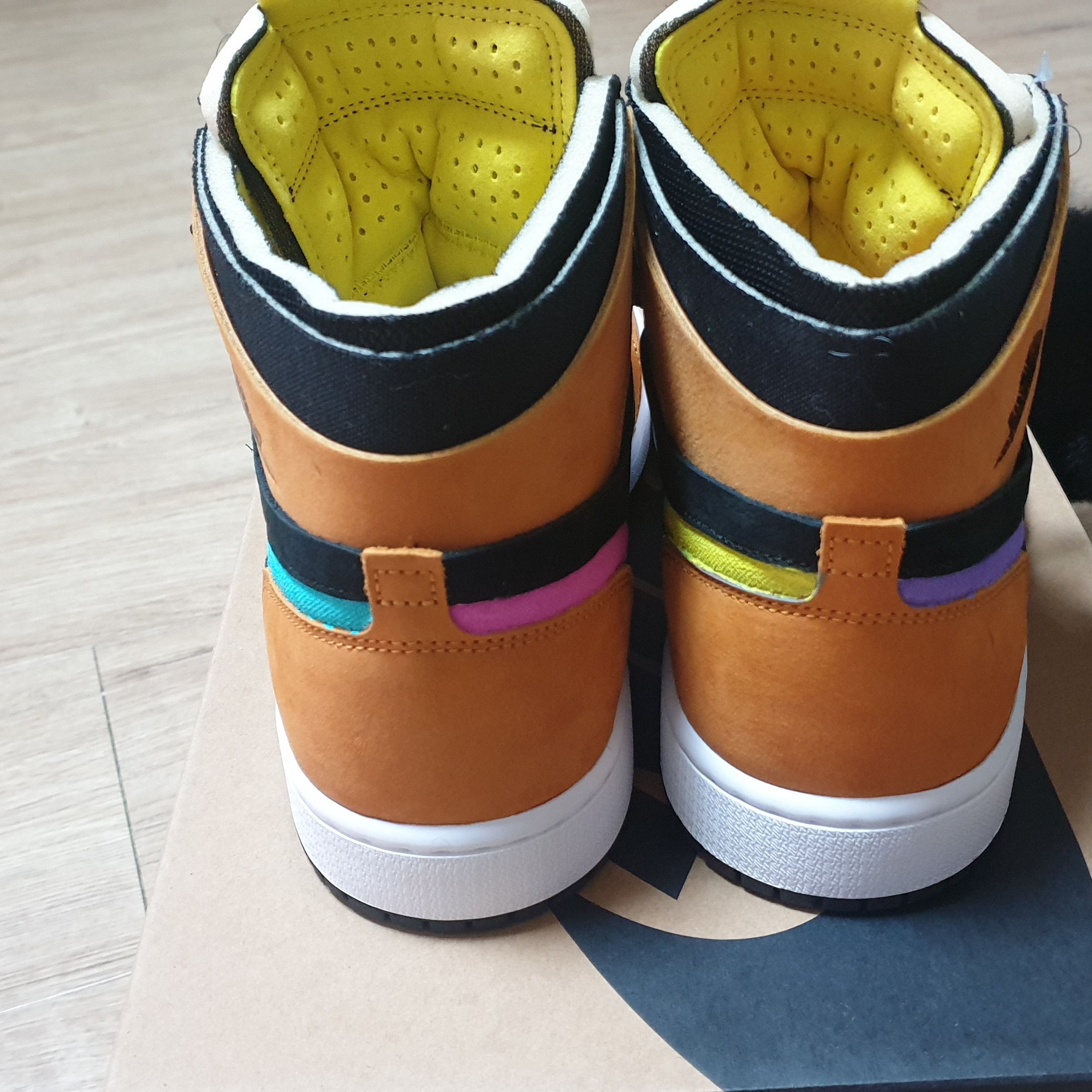 Jordan 1 Zoom Air CMFT Monarch Orange 착용 스타일 - 4
