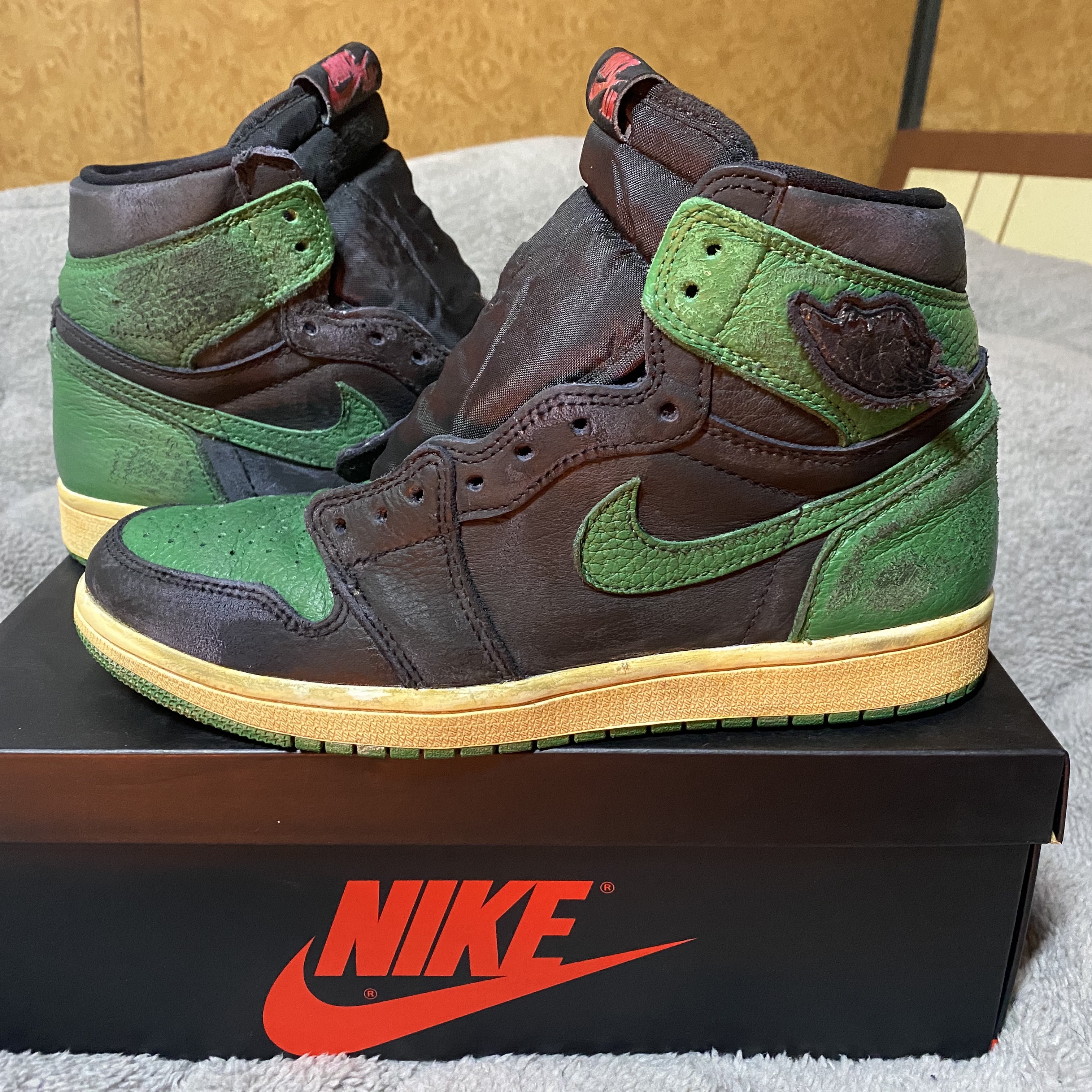 Jordan 1 Retro High OG Pine Green Black 착용 스타일 - 3