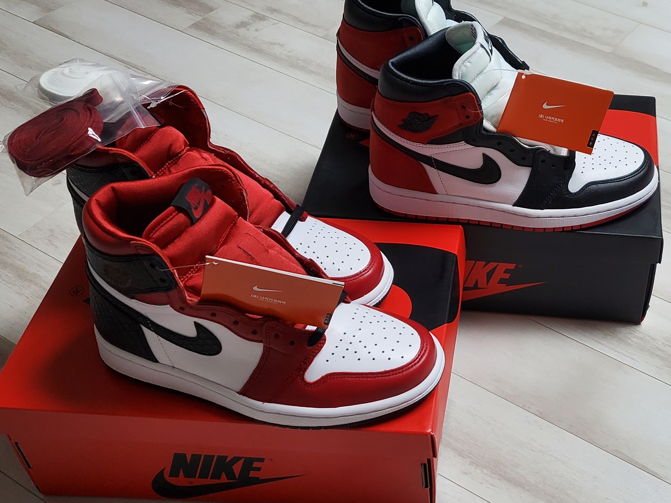 (W) Jordan 1 Retro High Satin Black Toe, (W) Jordan 1 Retro High Satin Red 착용 스타일