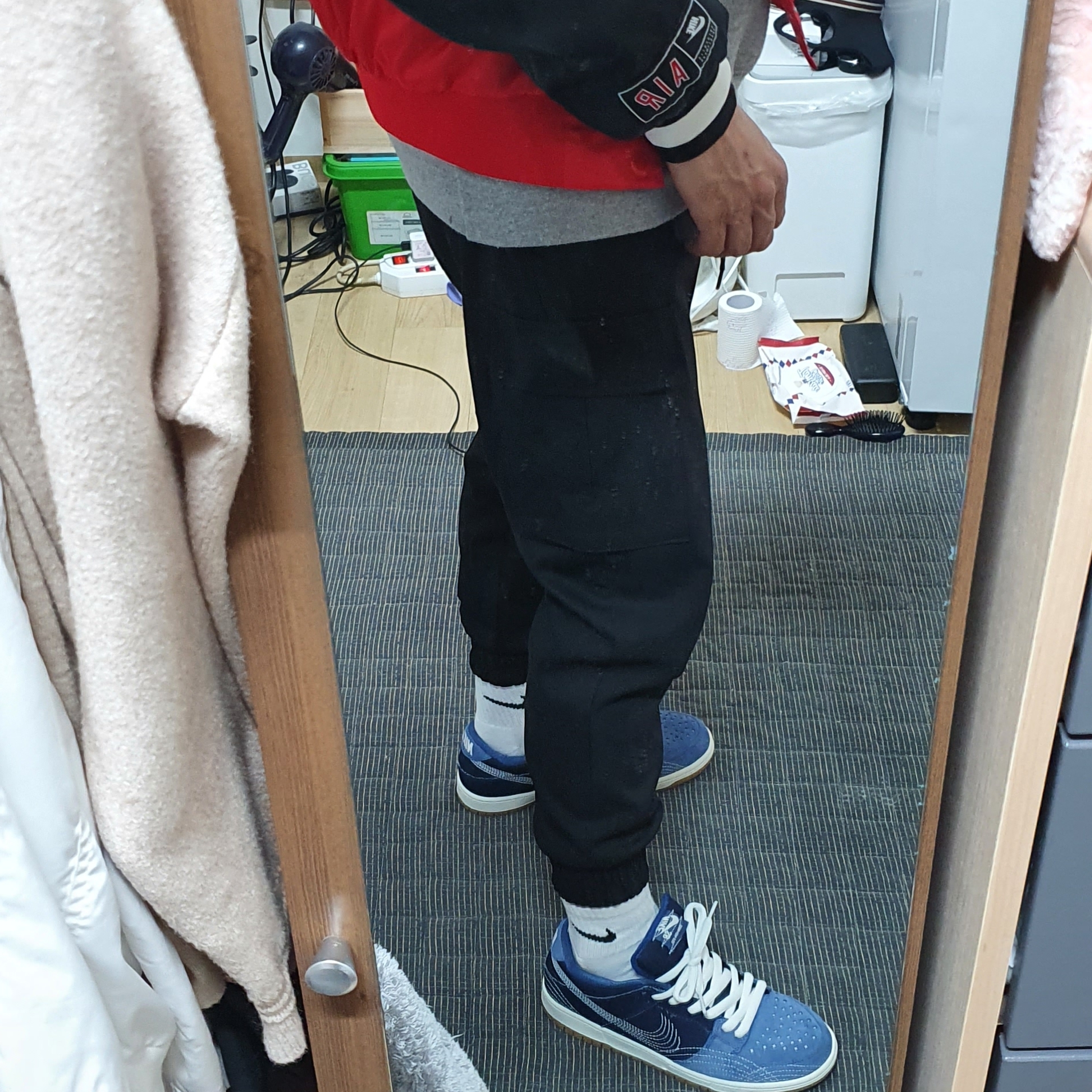 Nike SB Dunk Low Pro Mystic Navy 착용 스타일