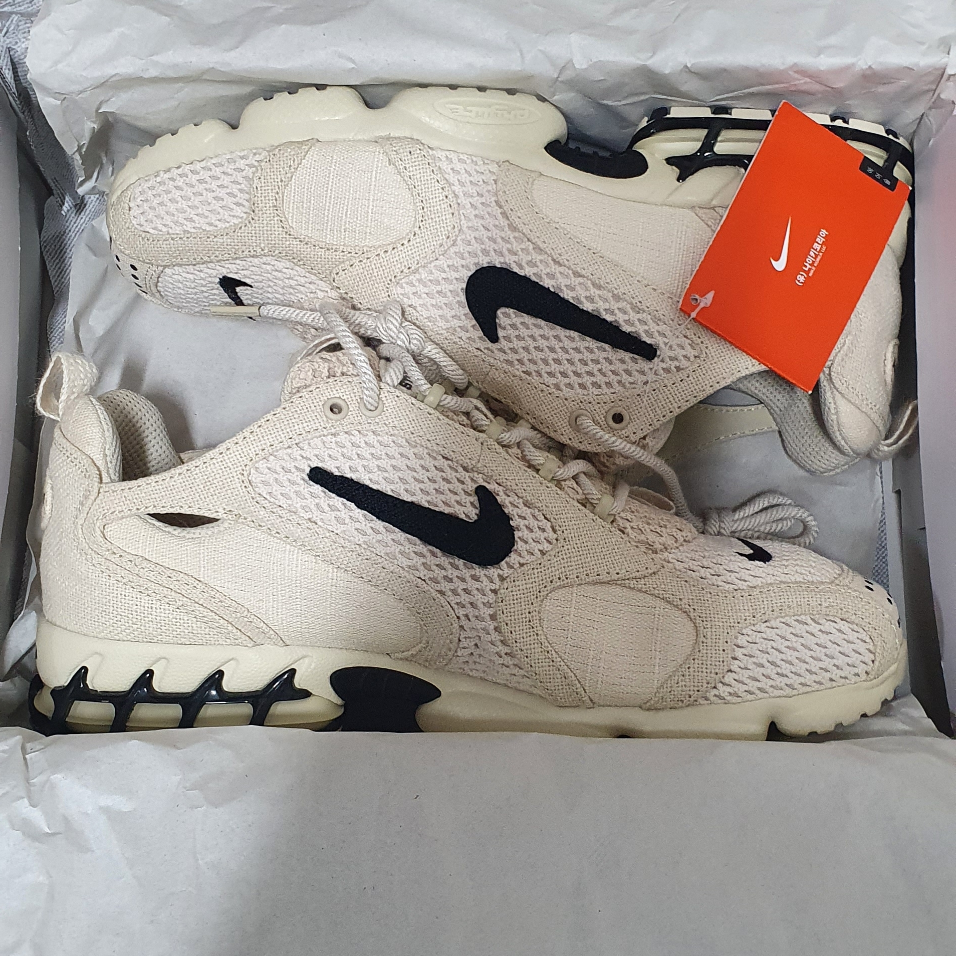 Nike x Stussy Air Zoom Spiridon Cage 2 Fossil 착용 스타일