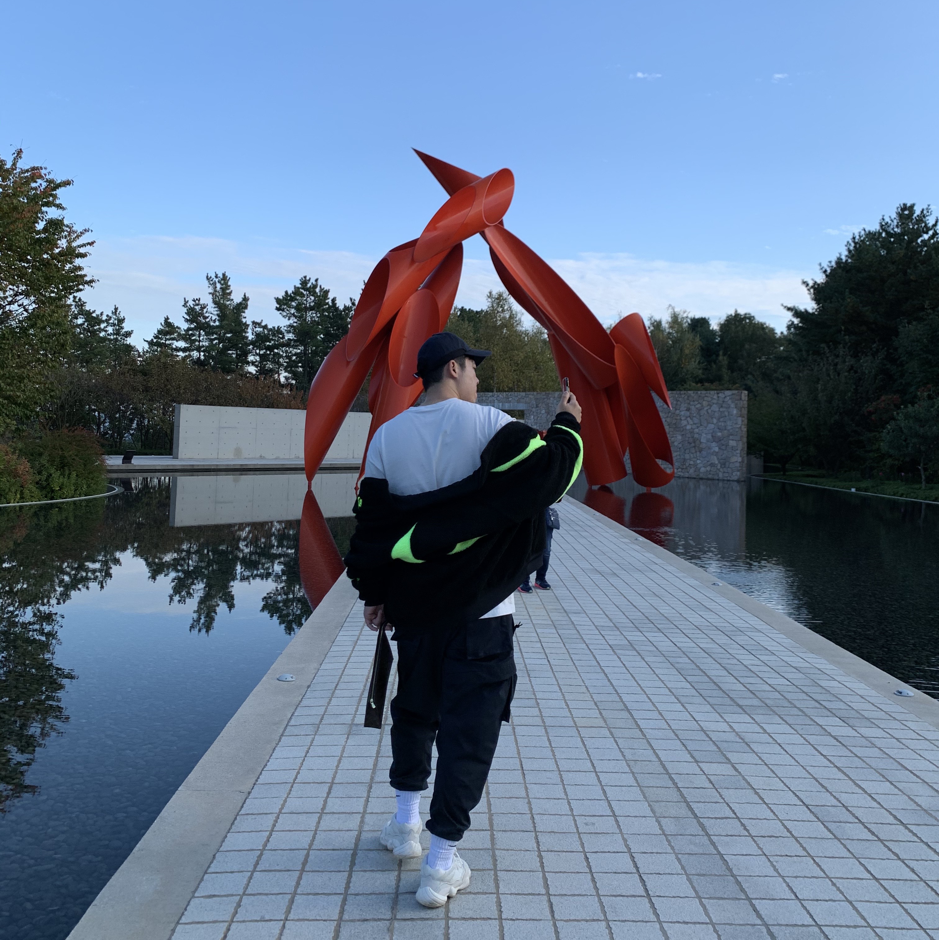 Nike Big Swoosh Full Zip Jacket Black Volt, Adidas Yeezy 500 Bone White 착용 스타일