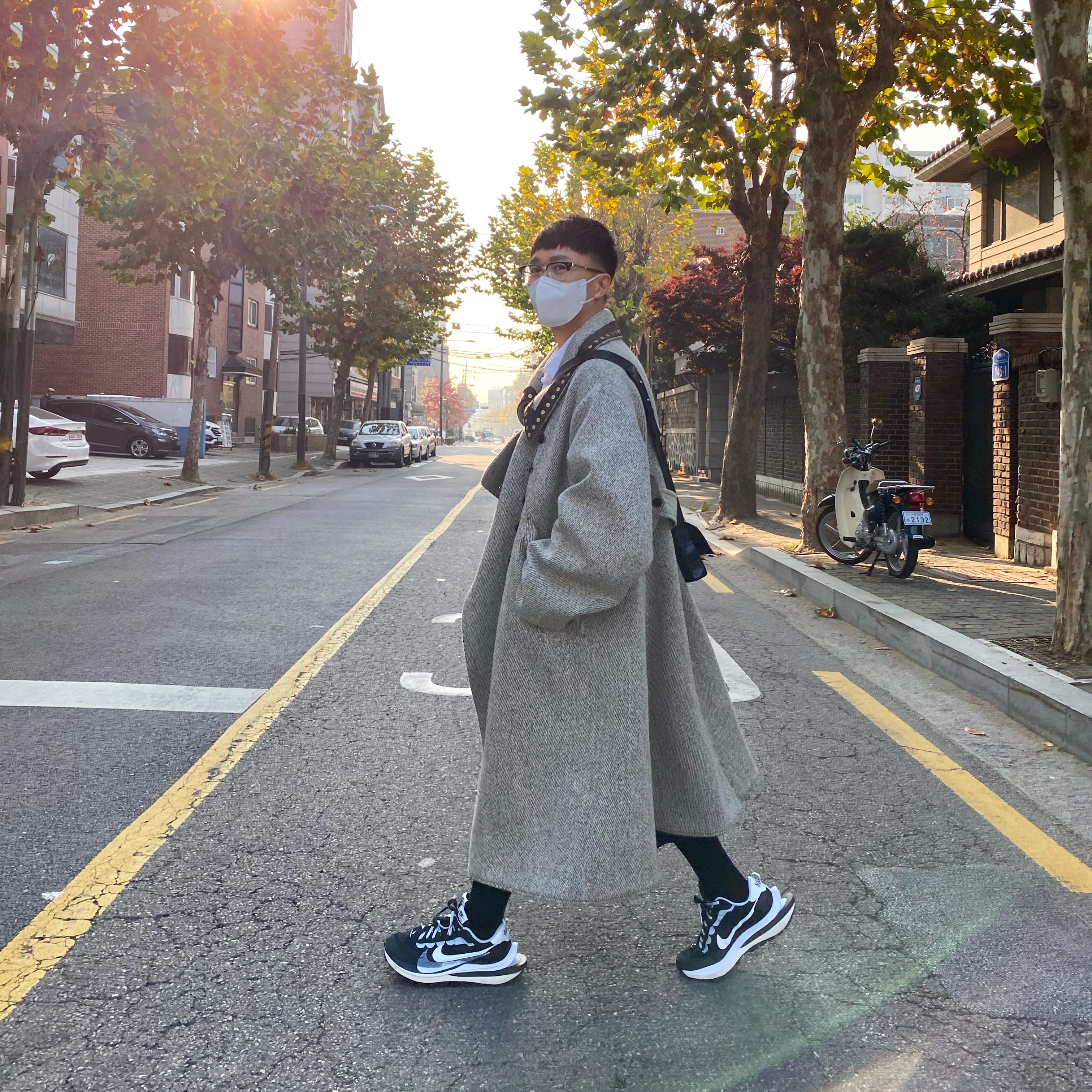 Nike x Sacai VaporWaffle Black White 착용 스타일 - 2