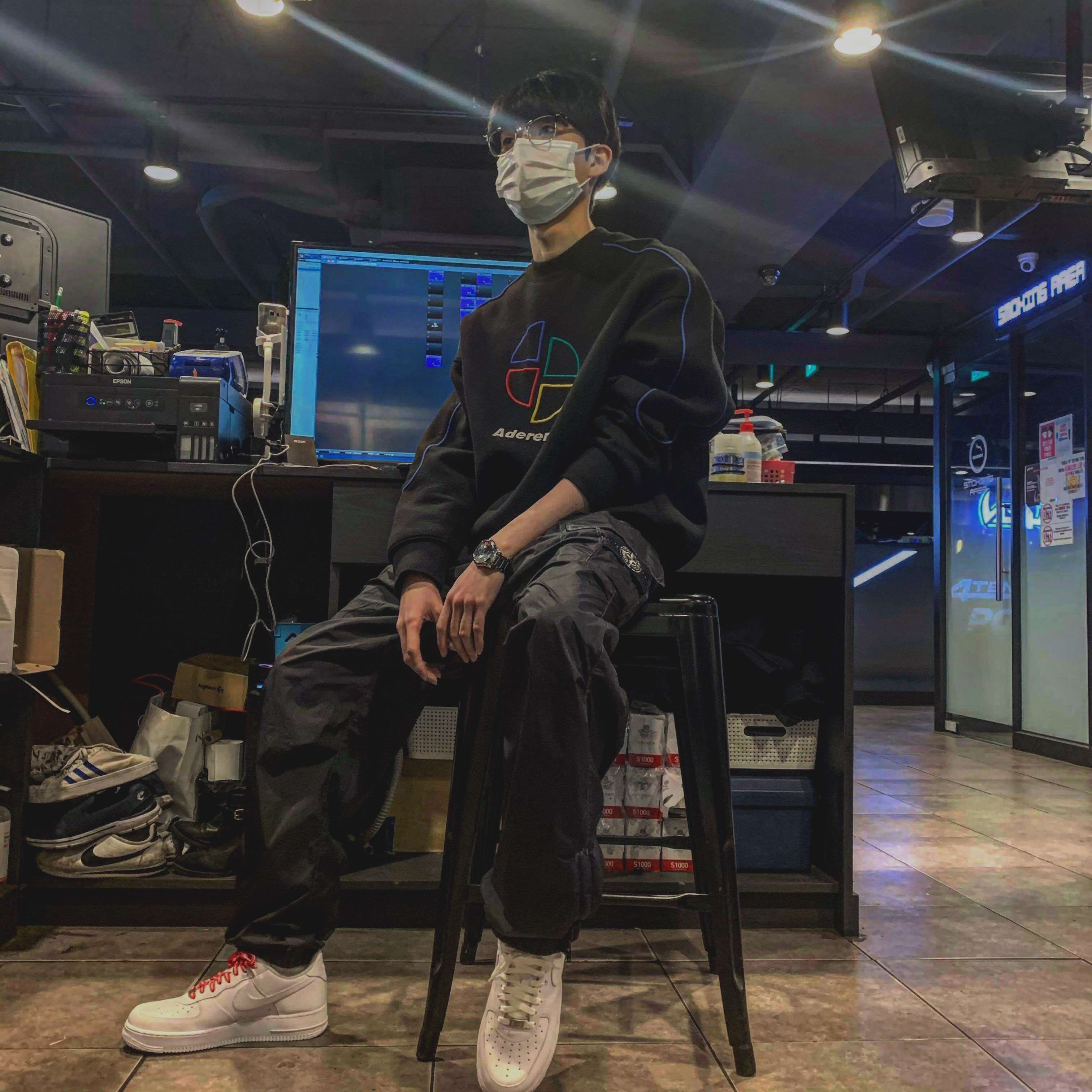 Nike x Supreme Air Force 1 Low White, Supreme x Stone Island Painted Camo Nylon Cargo Pants Black - 20FW 착용 스타일