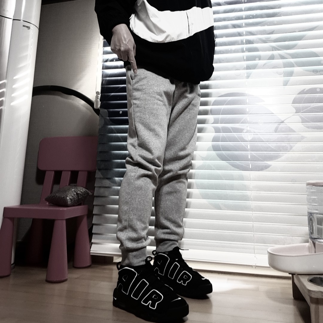 Nike Air More Uptempo Black White 2020 착용 스타일