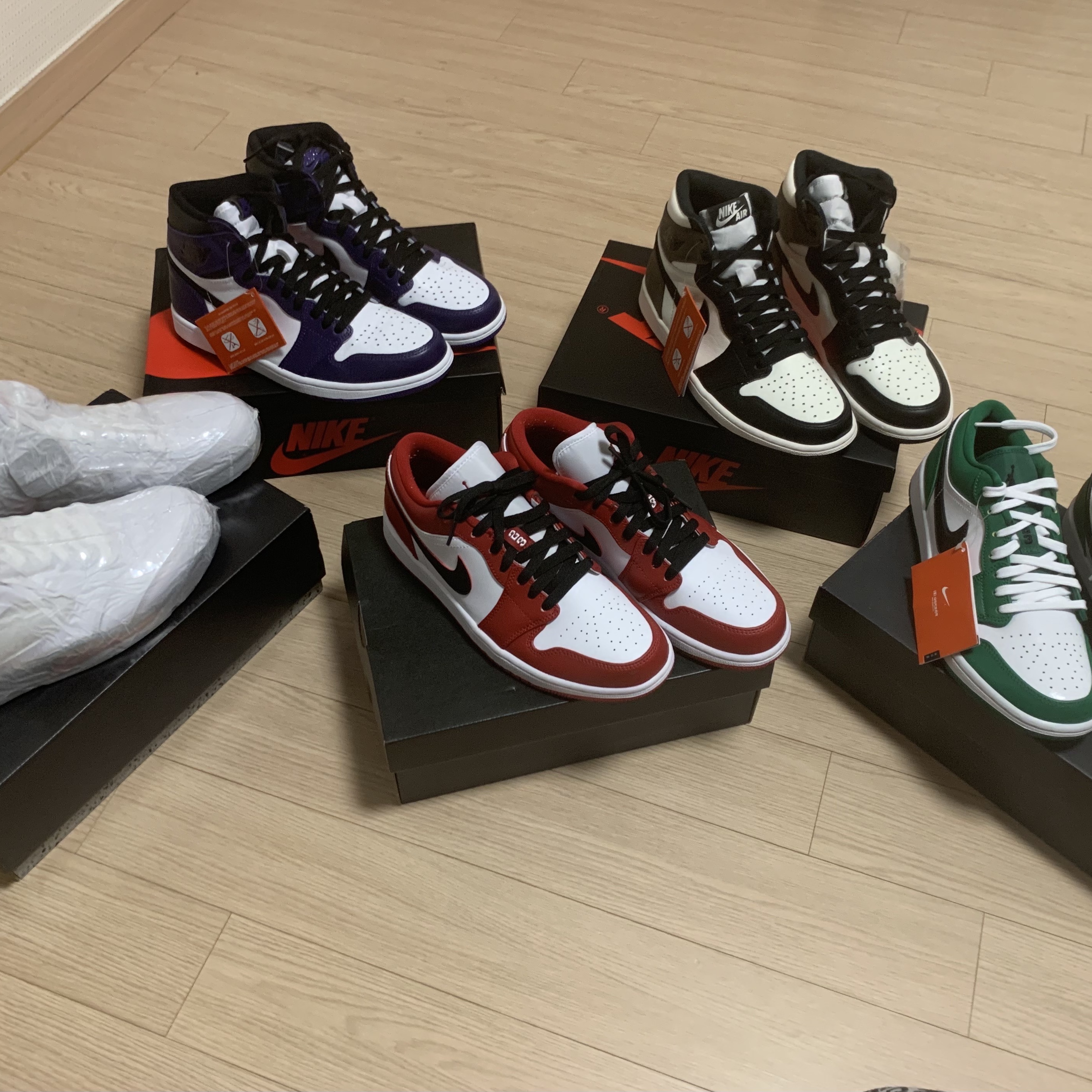Jordan 1 Retro High OG Black Mocha, Jordan 1 Retro High OG Court Purple 2020 착용 스타일