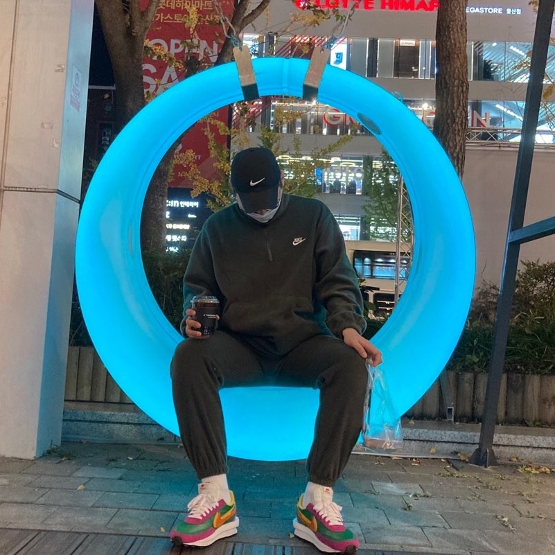Nike x Sacai LDWaffle Pine Green 착용 스타일