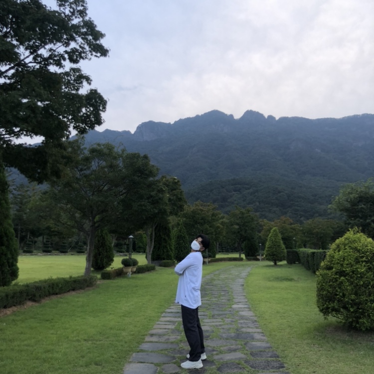 Adidas Yeezy Boost 700 Analog 2019 착용 스타일