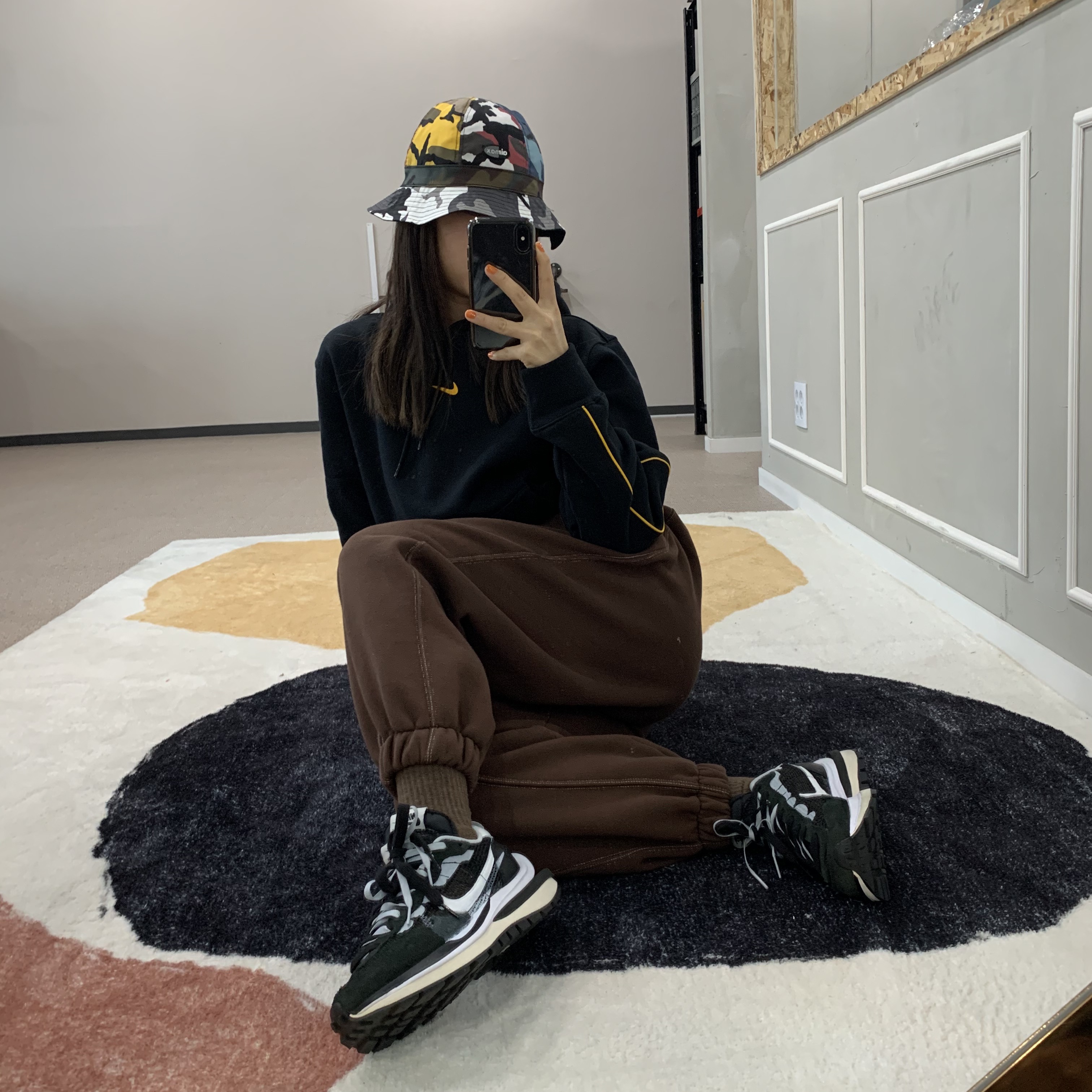 Nike x Sacai VaporWaffle Black White, Nike x Drake Nocta Essential Hoodie Black - Asia 착용 스타일