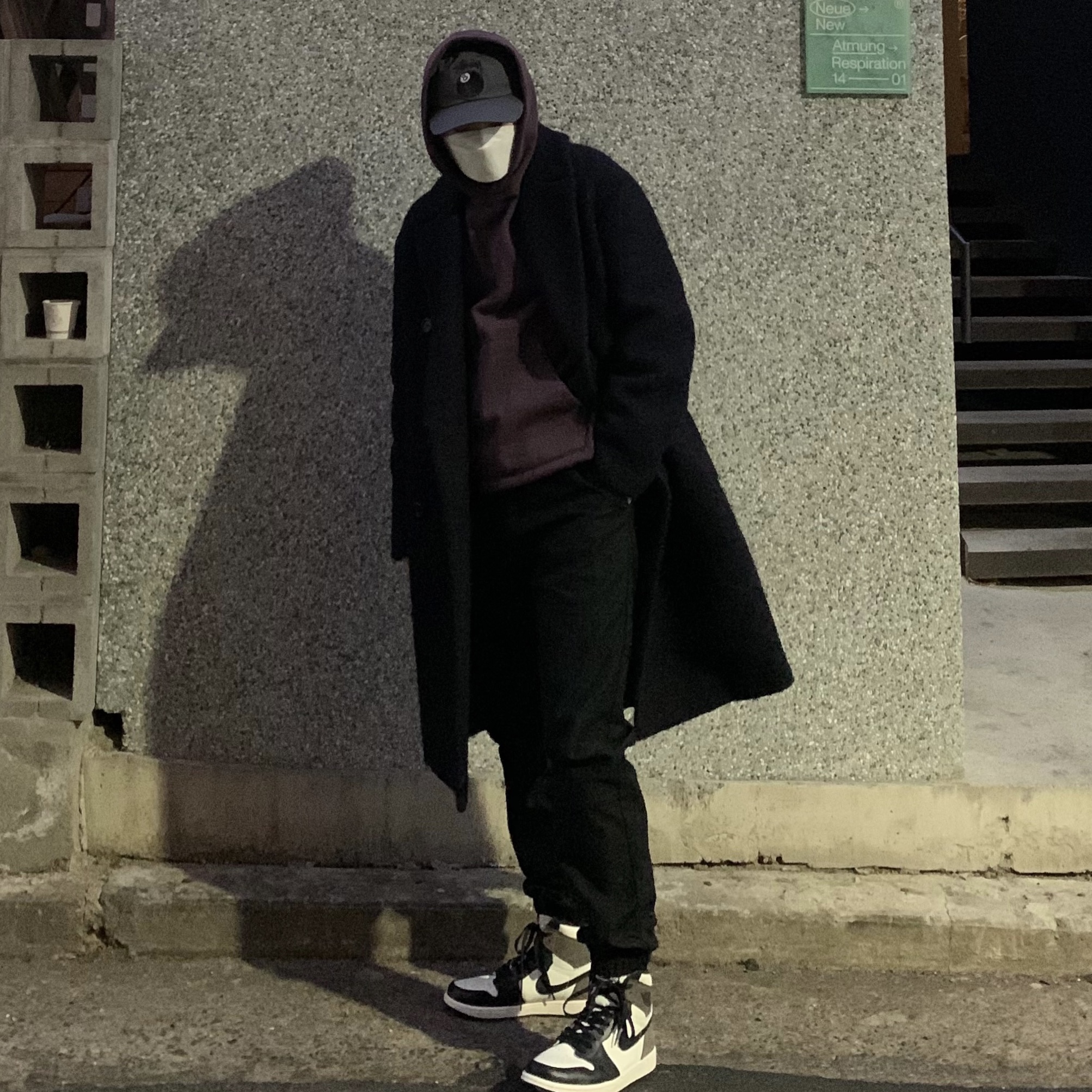 Jordan 1 Retro High OG Black Mocha 착용 스타일 - 2