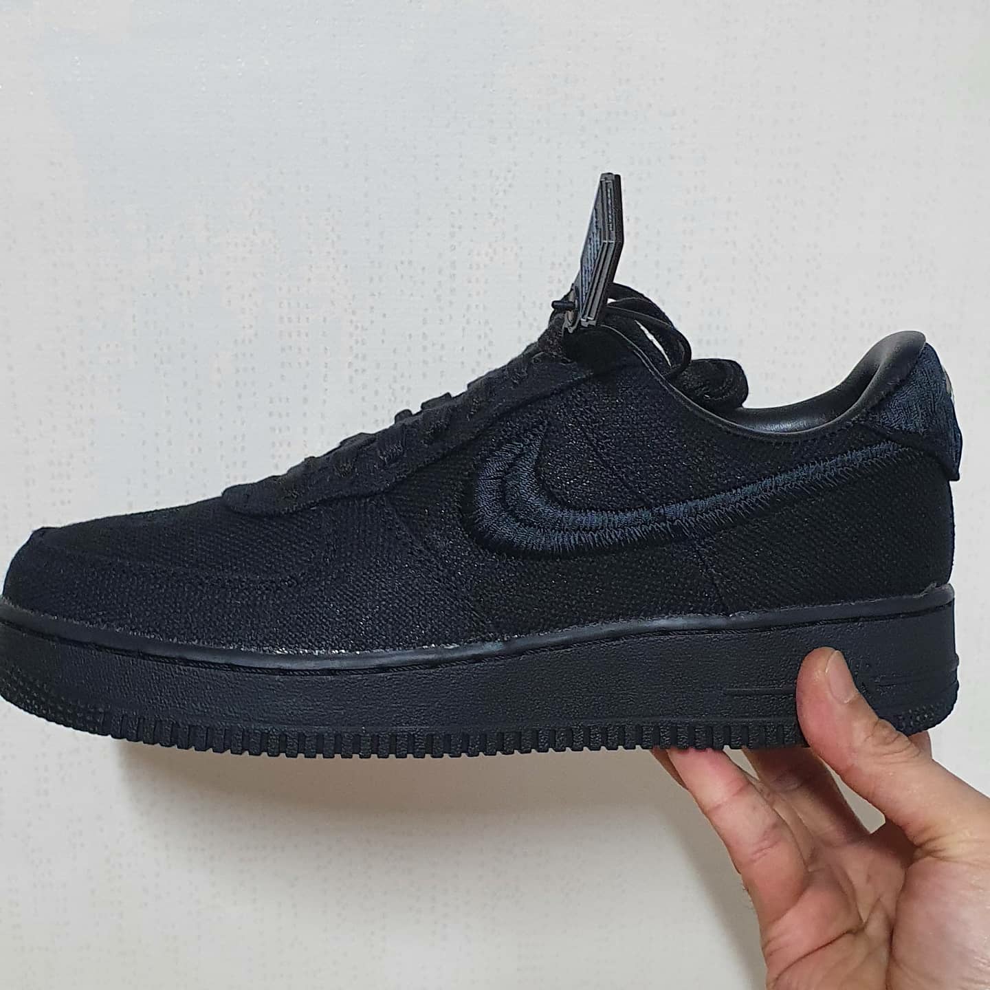Nike x Stussy Air Force 1 Low Triple Black 착용 스타일