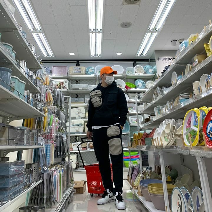 Nike x Peaceminusone Air Force 1 Low Para-Noise 2.0, Nike x Travis Scott NRG AG Utility Hoodie Black 착용 스타일 - 2