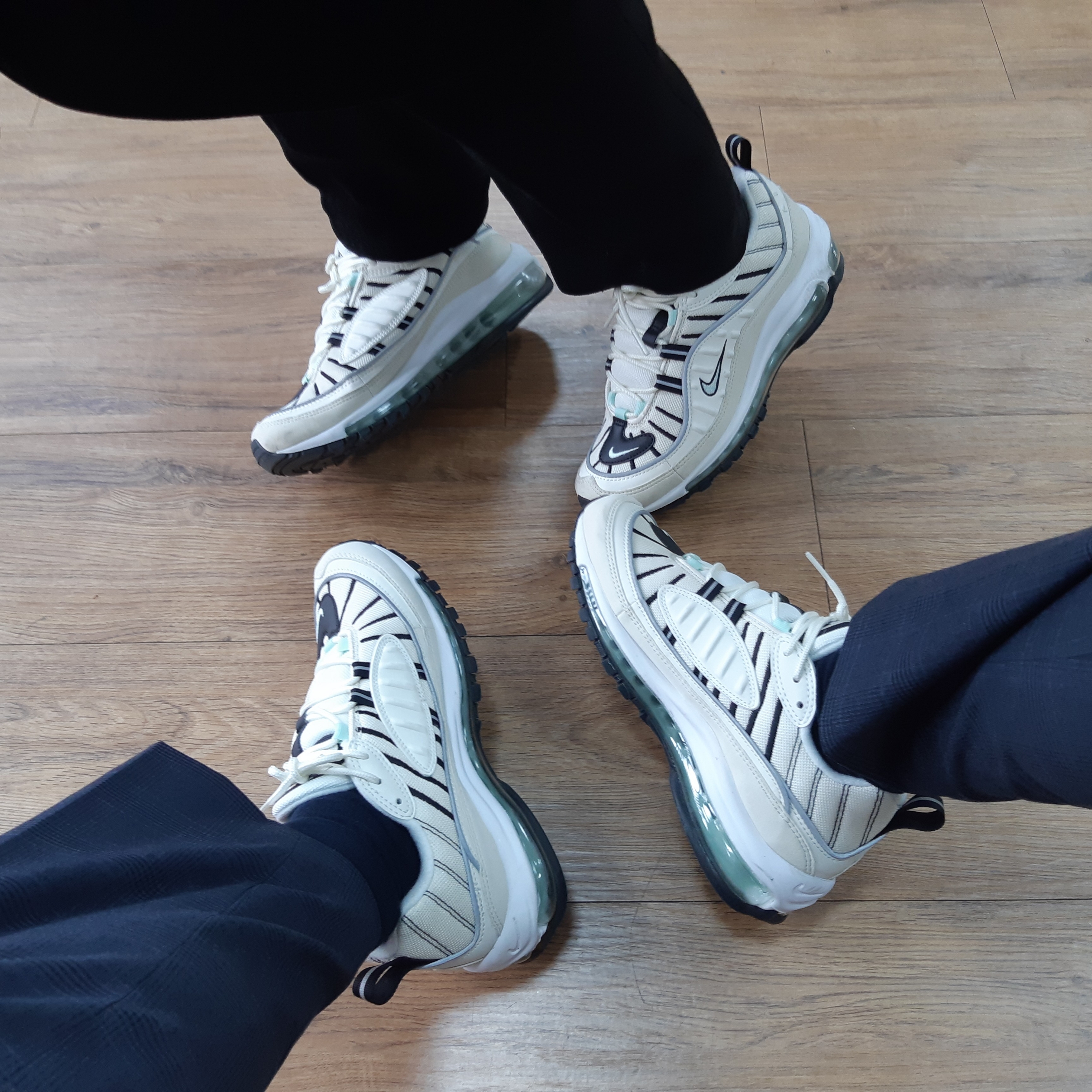 (W) Nike Air Max 98 Sail Igloo 착용 스타일