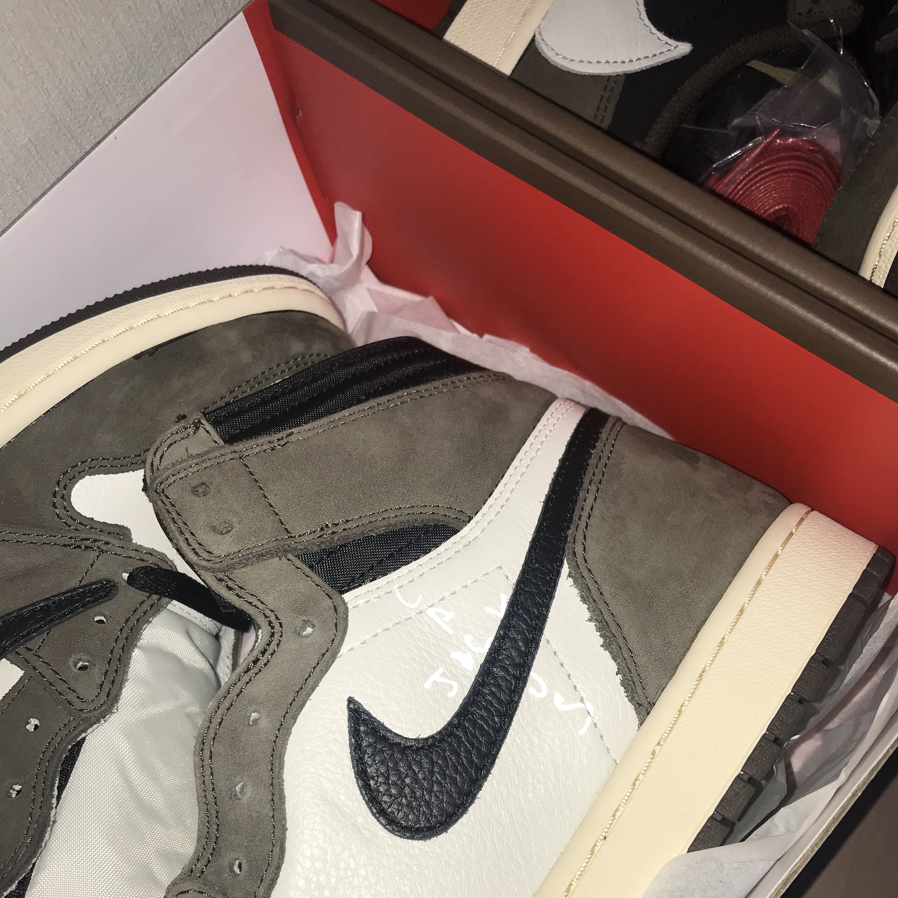 Jordan 1 x Travis Scott Retro High OG SP Mocha, Jordan 1 x Travis Scott Retro Low OG SP Mocha 착용 스타일