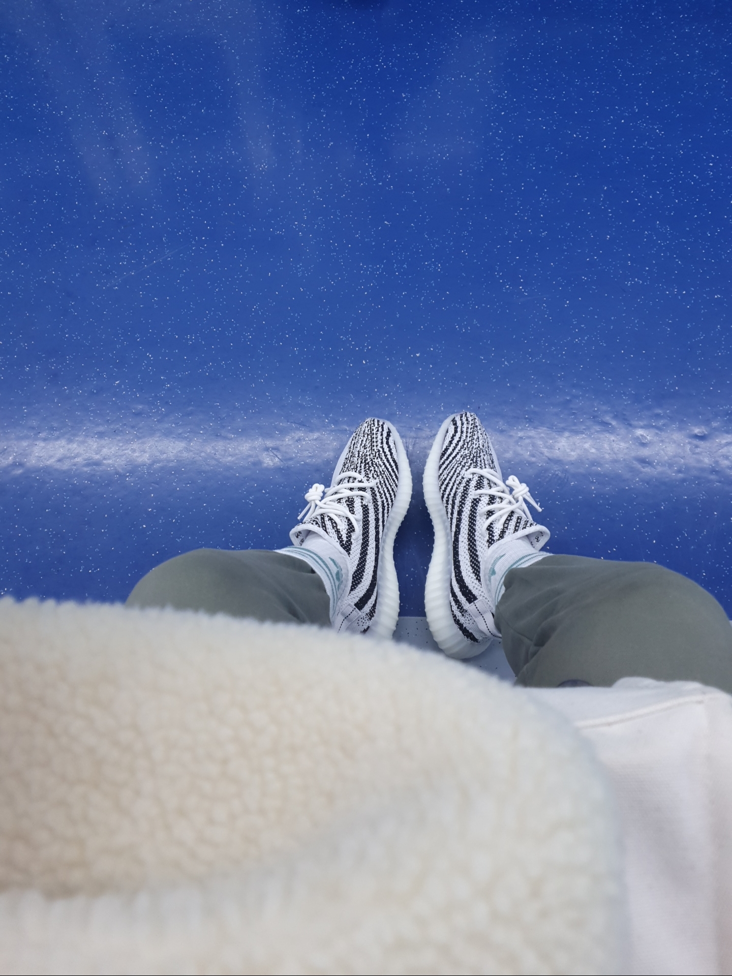 Adidas Yeezy Boost 350 V2 Zebra 2017/2019/2020 착용 스타일