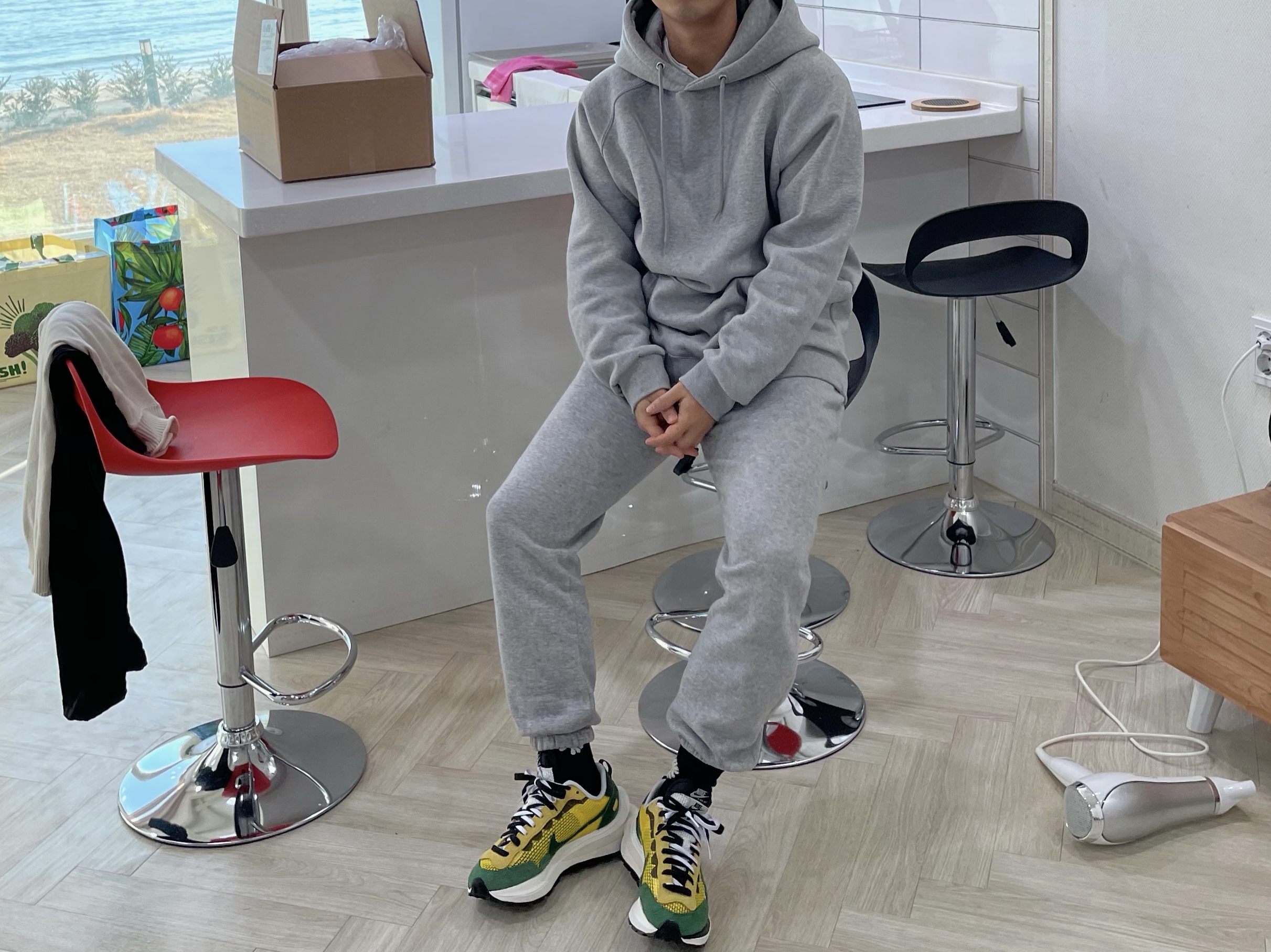 Nike x Sacai VaporWaffle Tour Yellow & Gorge Green Sail 착용 스타일