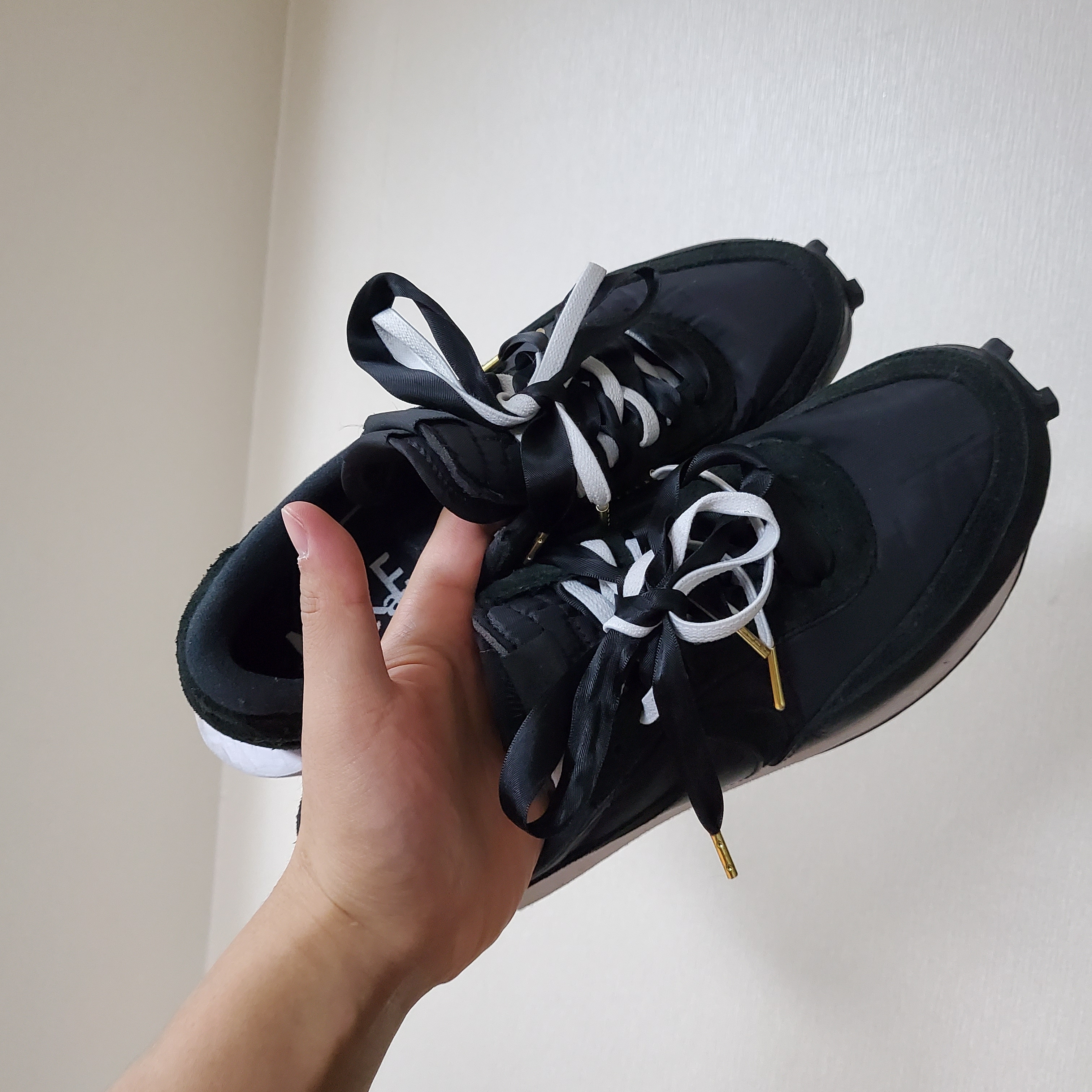 Nike x Sacai LDWaffle Black Nylon 착용 스타일