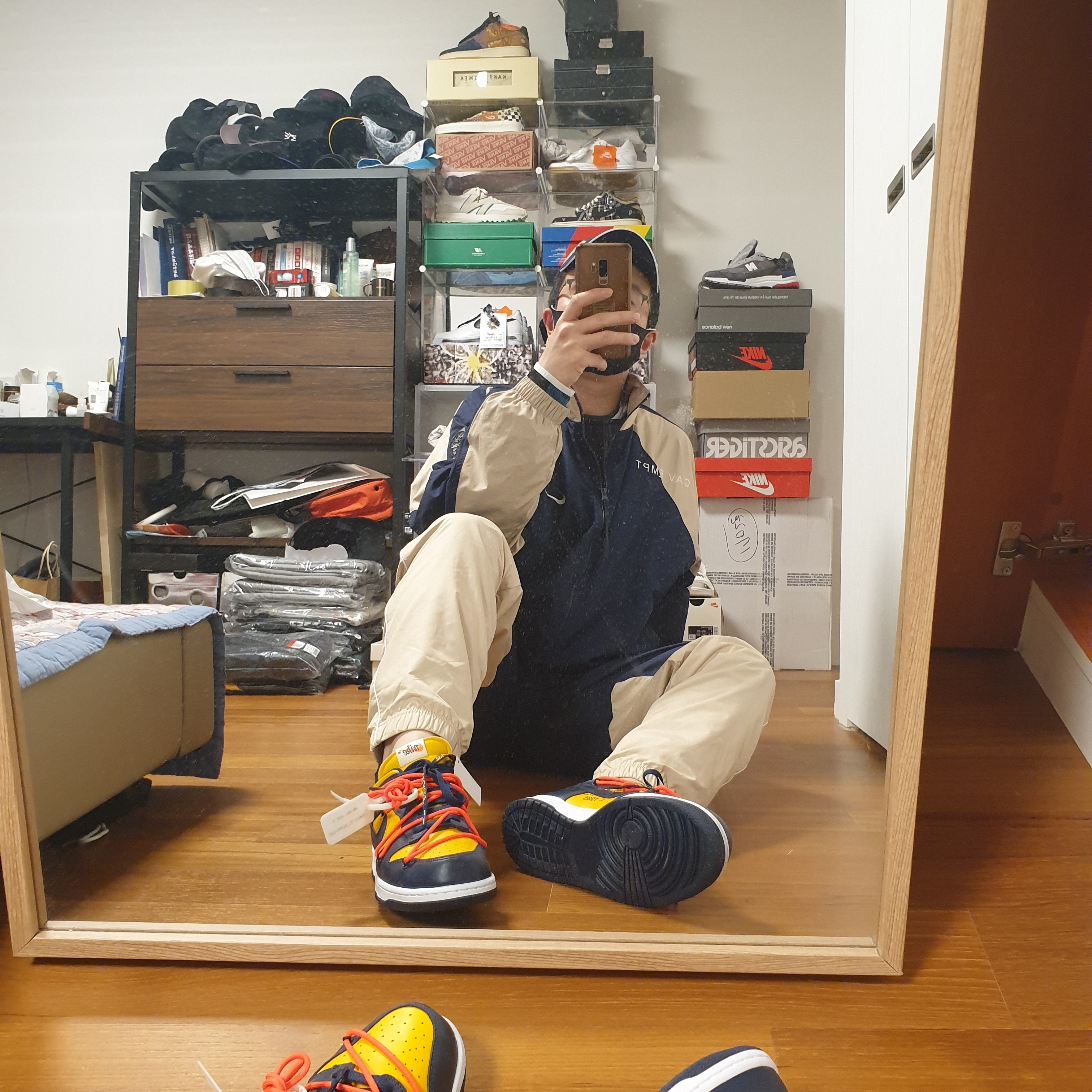 Nike x Off-White Dunk Low University Gold Midnight Navy 착용 스타일 - 4