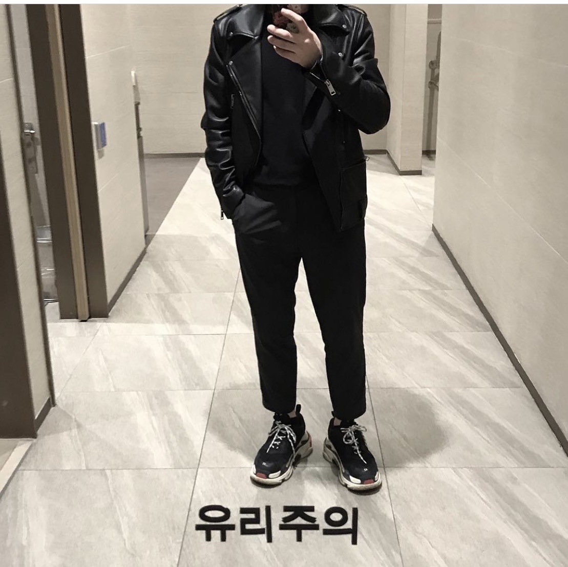 Balenciaga Triple S Trainer Black White Red 2018 착용 스타일