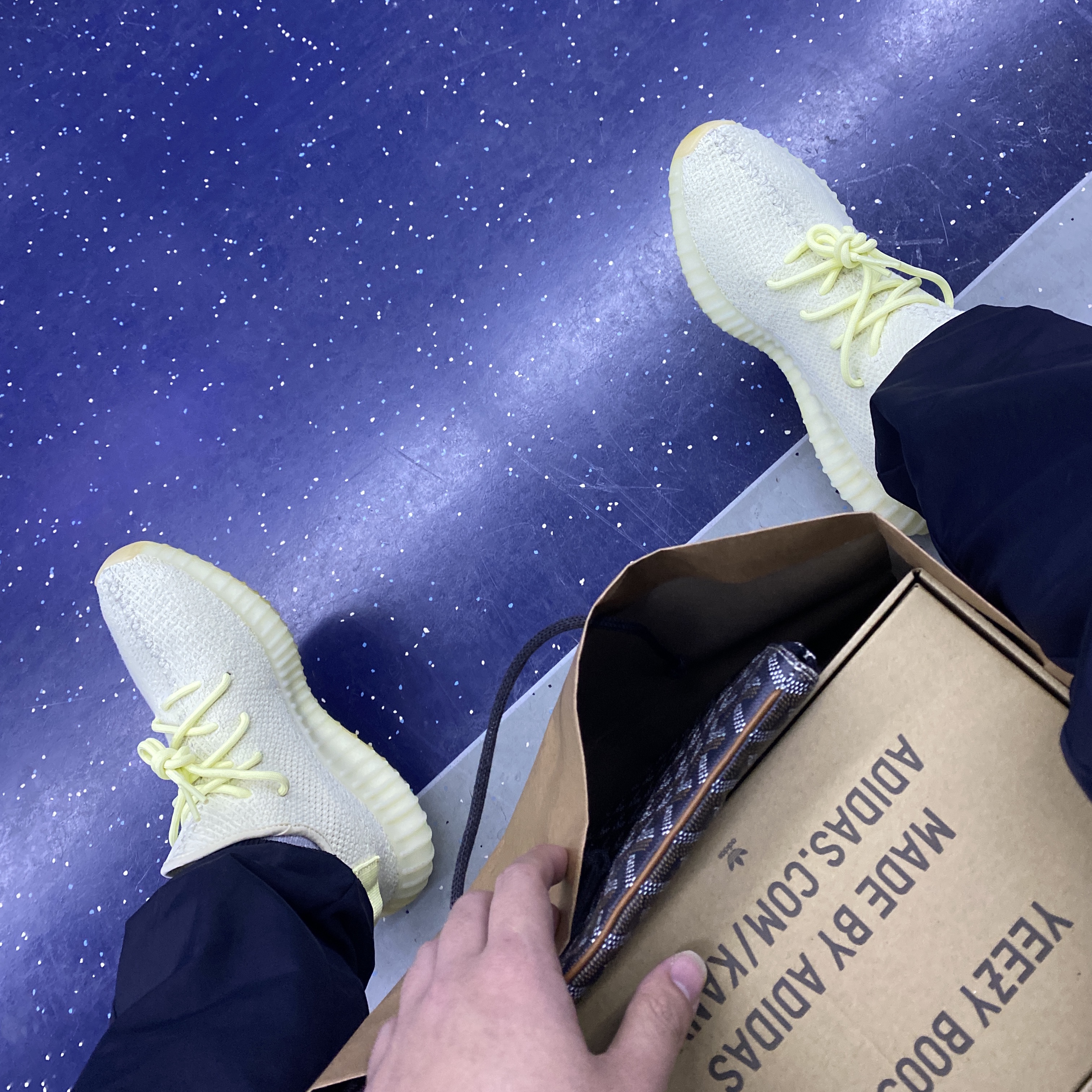 Adidas Yeezy Boost 350 V2 Butter 착용 스타일