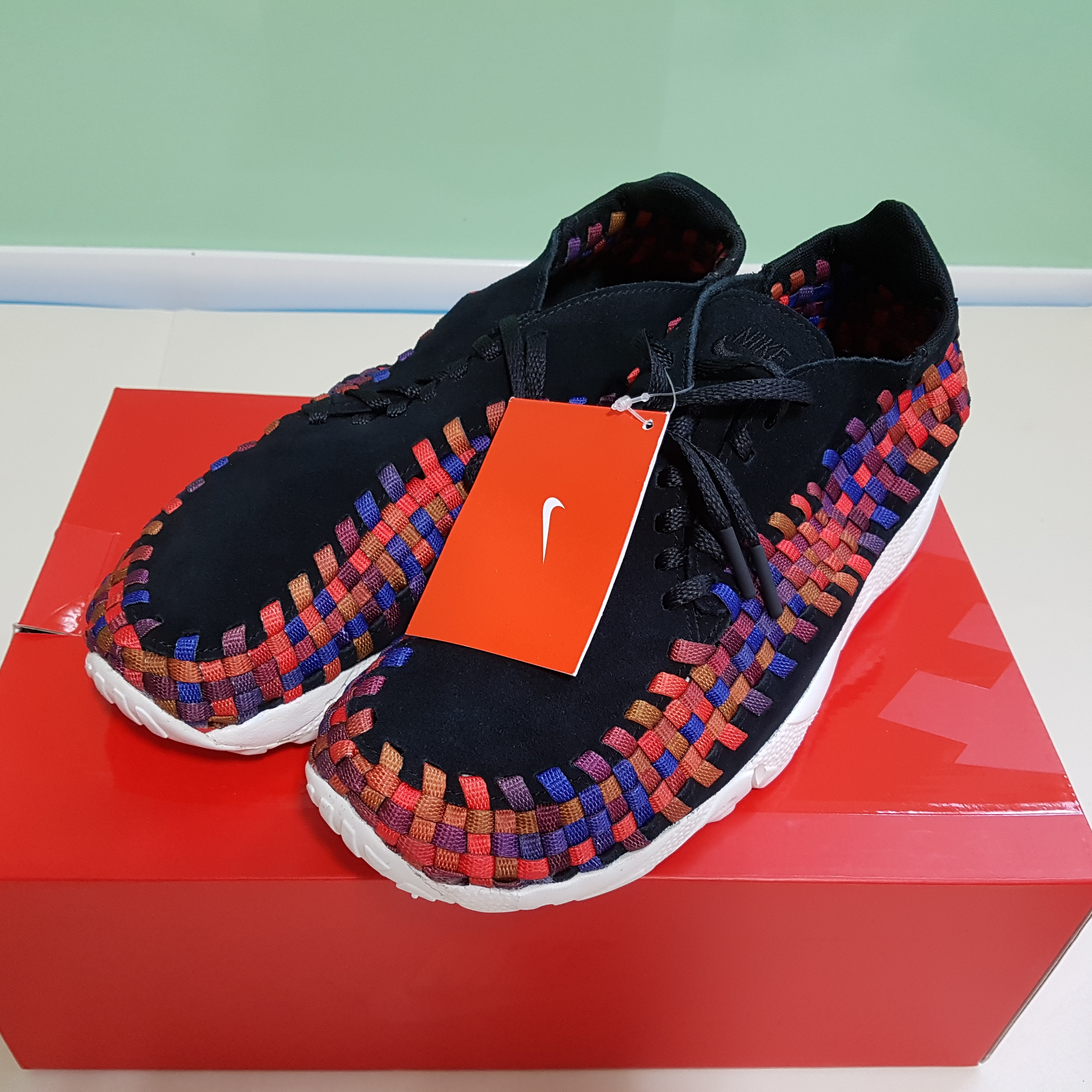 Nike Air Footscape Woven Black Rainbow 착용 스타일 - 2