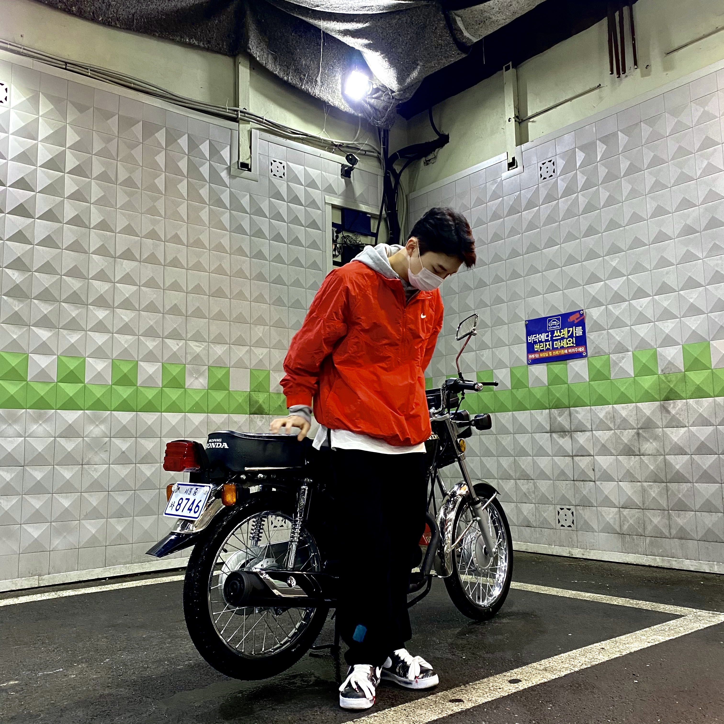 Nike x Stussy Windrunner Jacket Habanero Red, Nike x Peaceminusone Air Force 1 Low Para-Noise 착용 스타일