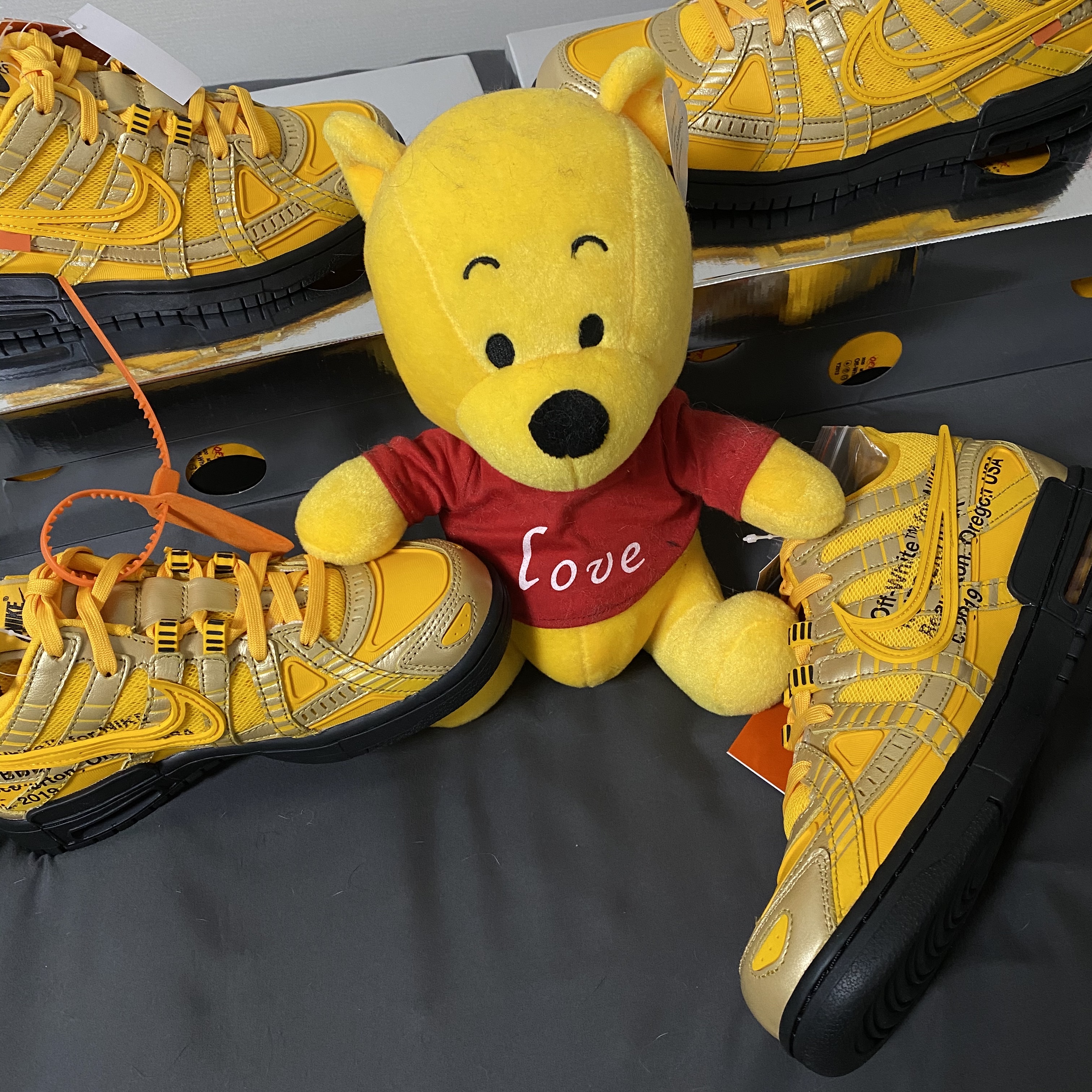Nike x Off-White Air Rubber Dunk University Gold 착용 스타일 - 2