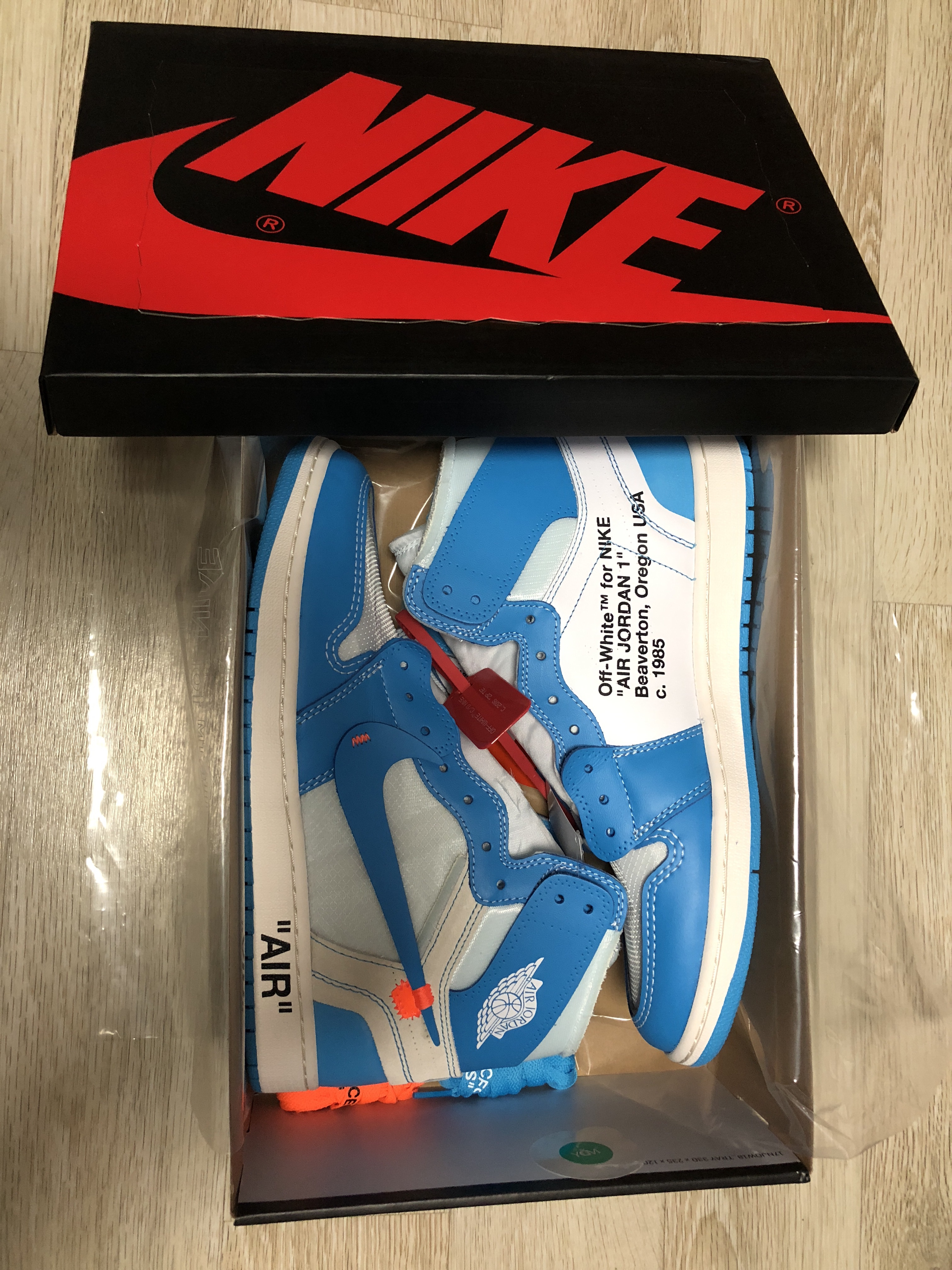 Jordan 1 x Off-White Retro High University Blue 착용 스타일