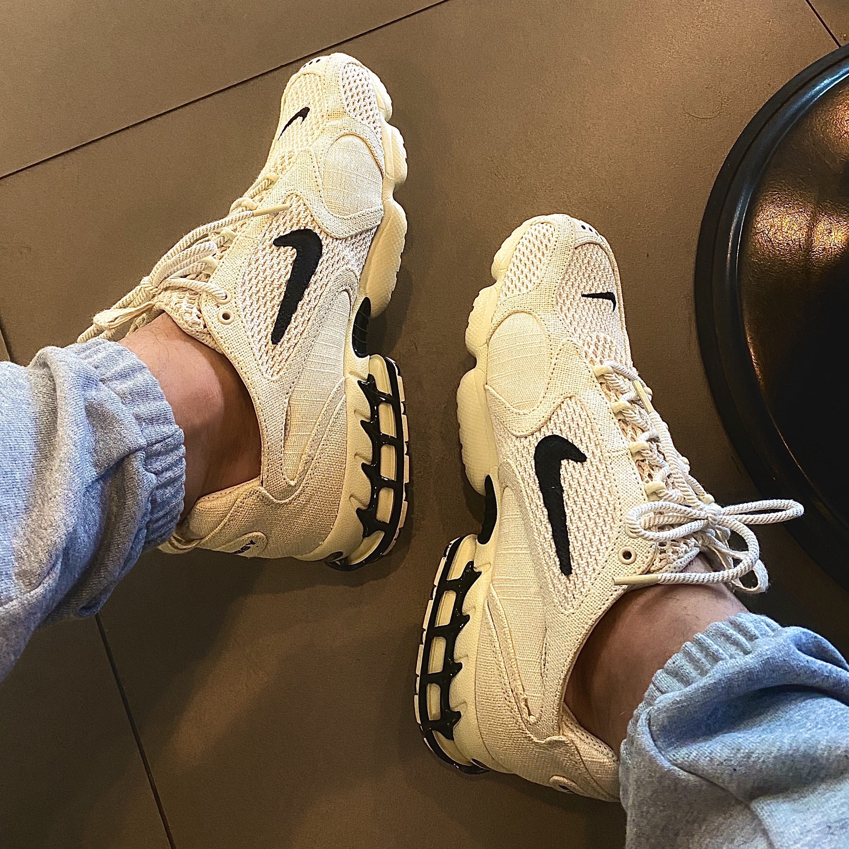 Nike x Stussy Air Zoom Spiridon Cage 2 Fossil 착용 스타일