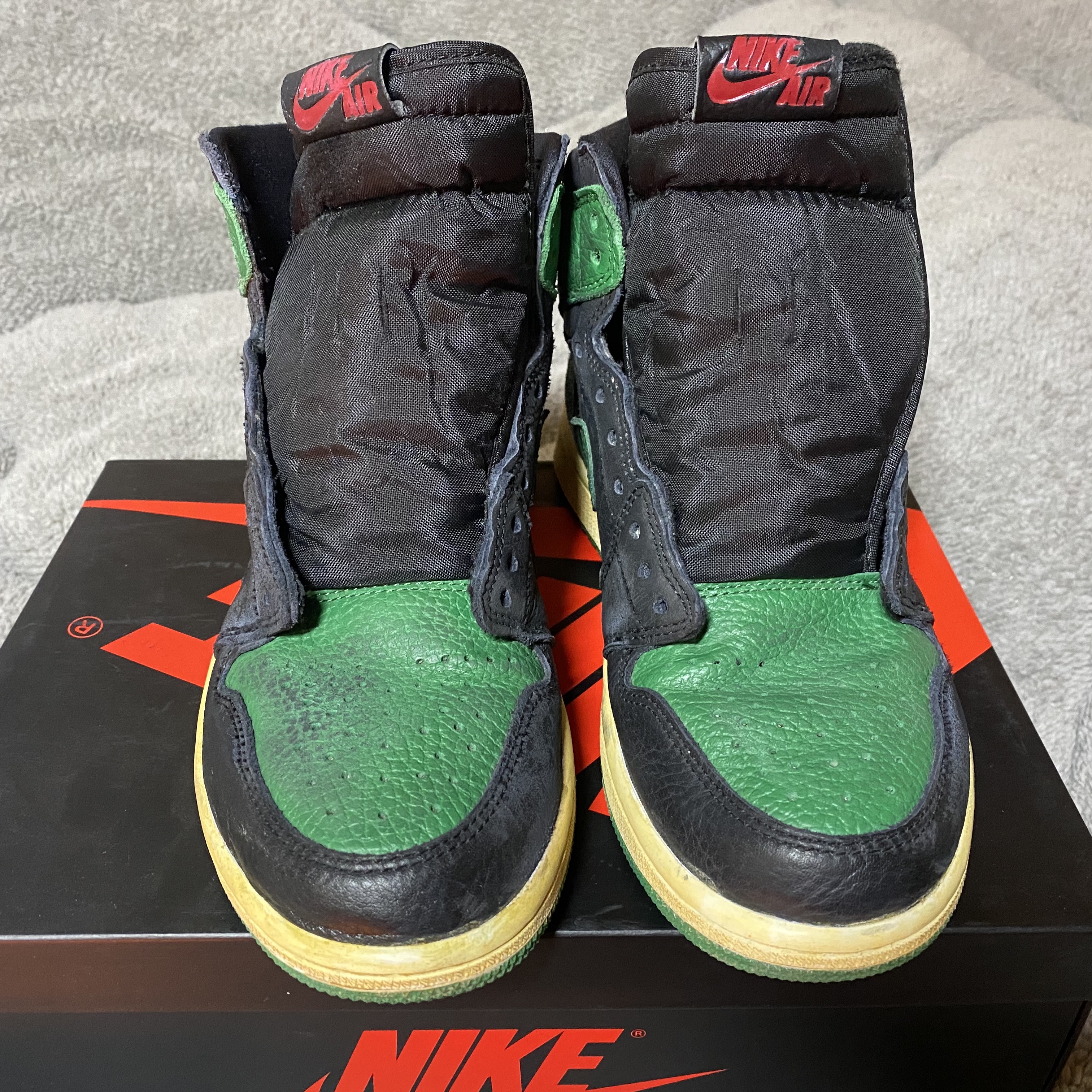 Jordan 1 Retro High OG Pine Green Black 착용 스타일 - 5