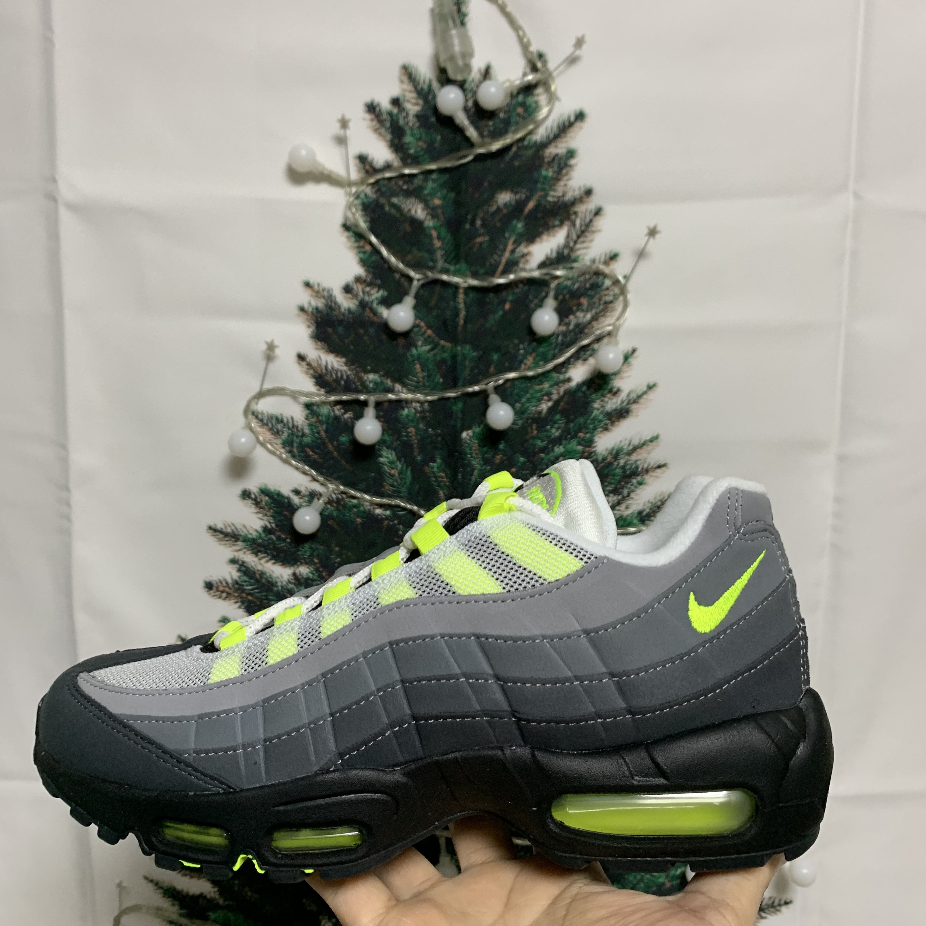 Nike Air Max 95 OG Neon Yellow 2020 착용 스타일