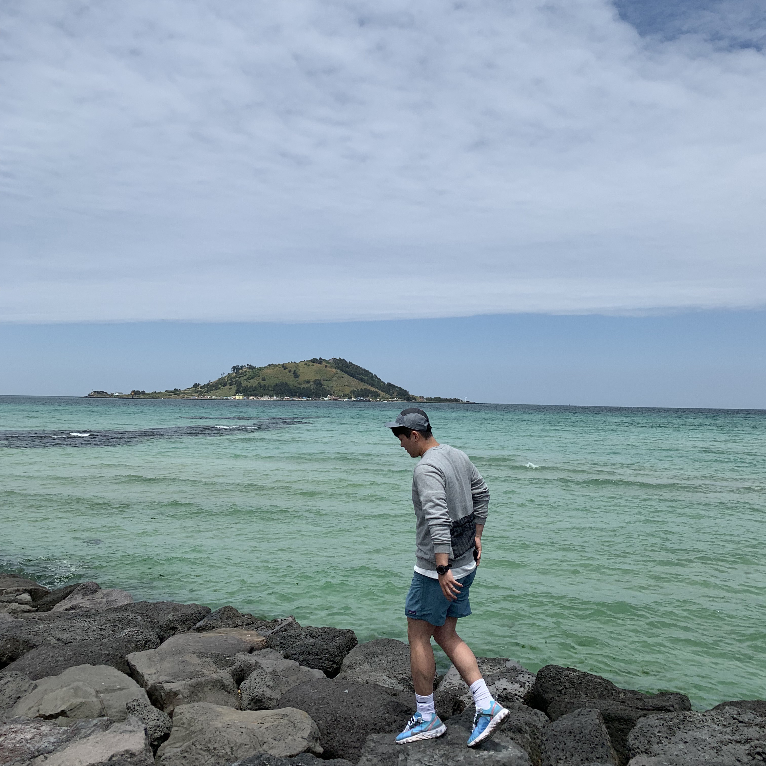 Nike React Element 87 Royal Tint 착용 스타일