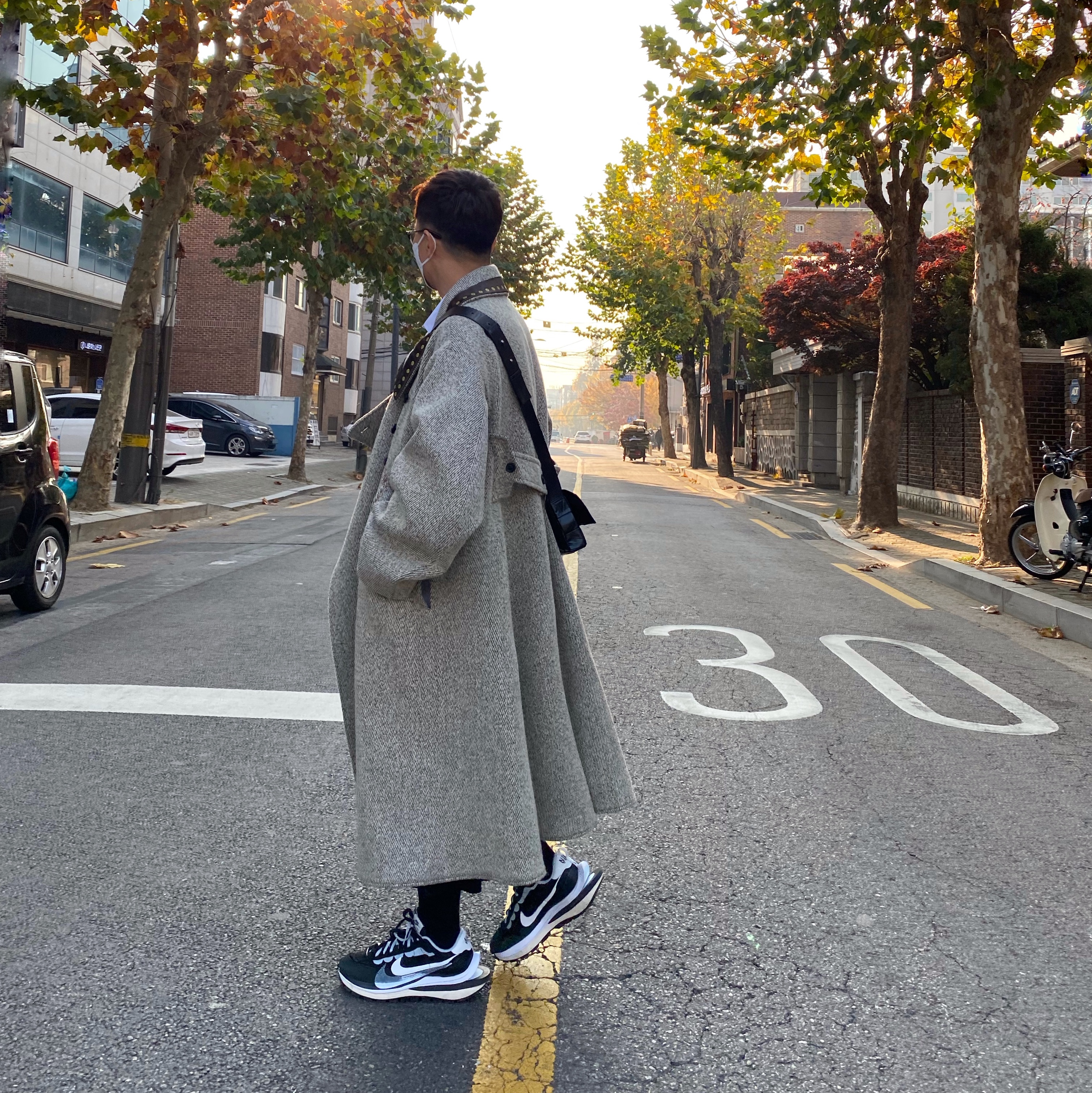 Nike x Sacai VaporWaffle Black White 착용 스타일 - 3