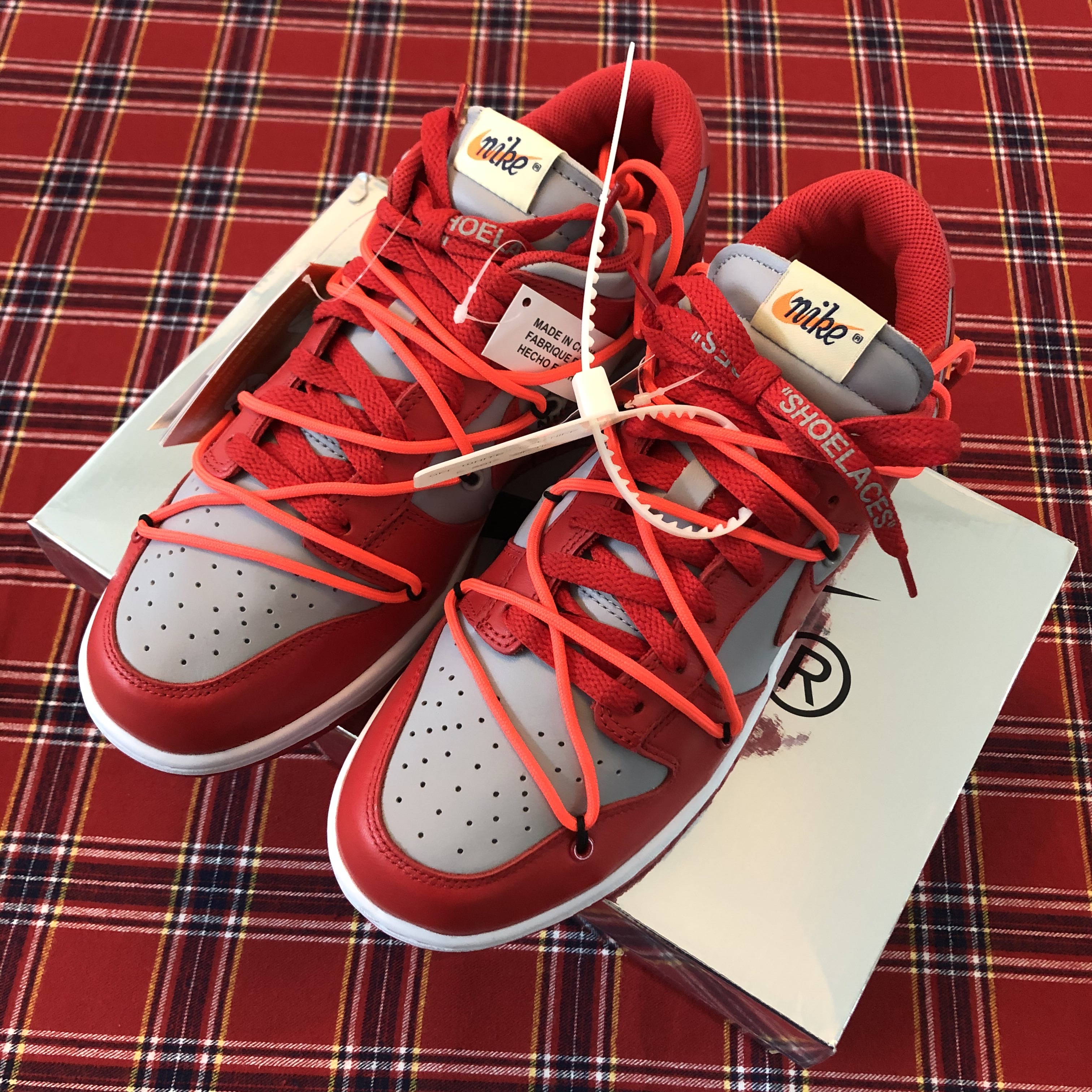Nike x Off-White Dunk Low University Red 착용 스타일