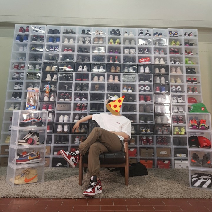 Jordan 1 Mid White Chicago, Jordan 1 x Travis Scott Retro High OG SP Mocha 착용 스타일