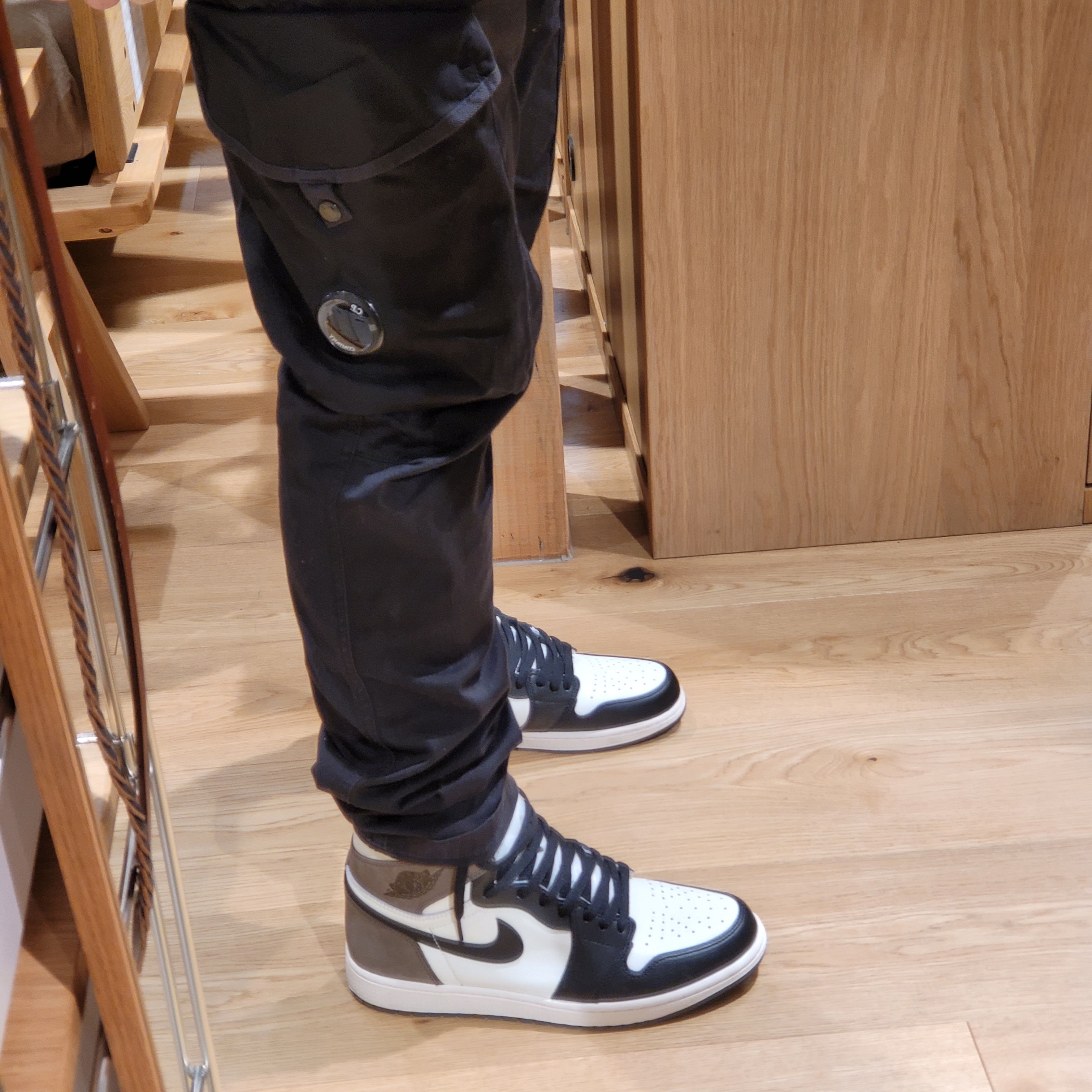 Jordan 1 Retro High OG Black Mocha 착용 스타일