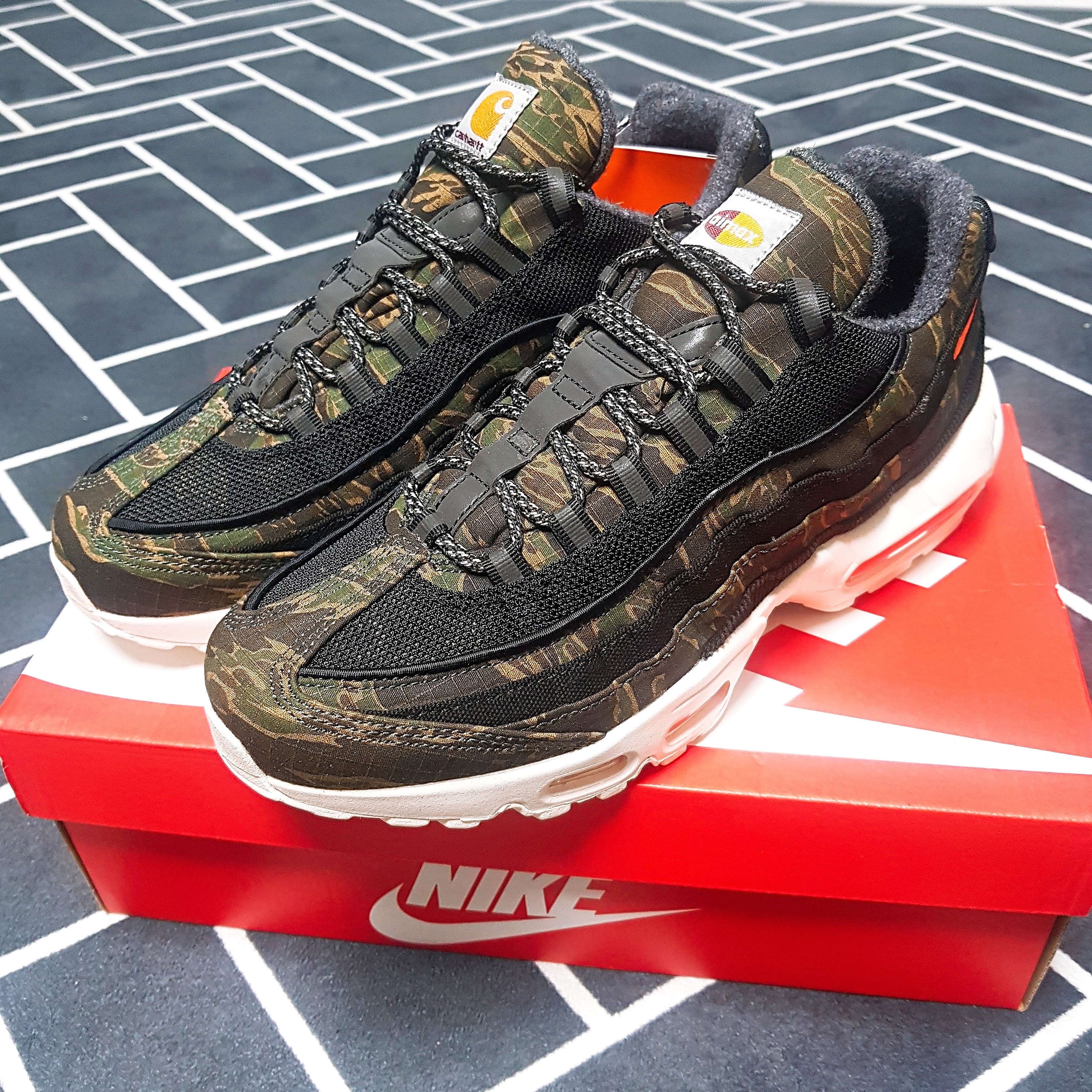Nike x Carhartt WIP Air Max 95 Camo 착용 스타일