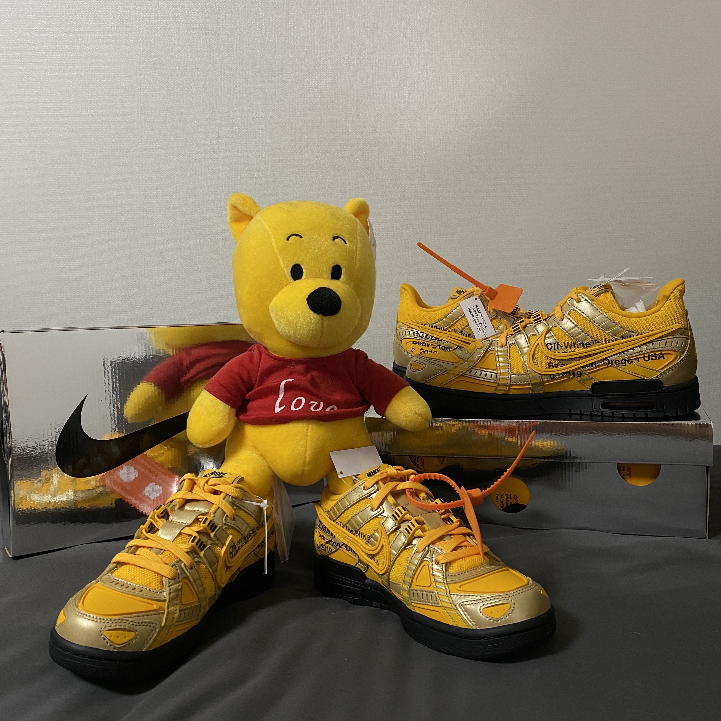 Nike x Off-White Air Rubber Dunk University Gold 착용 스타일 - 1