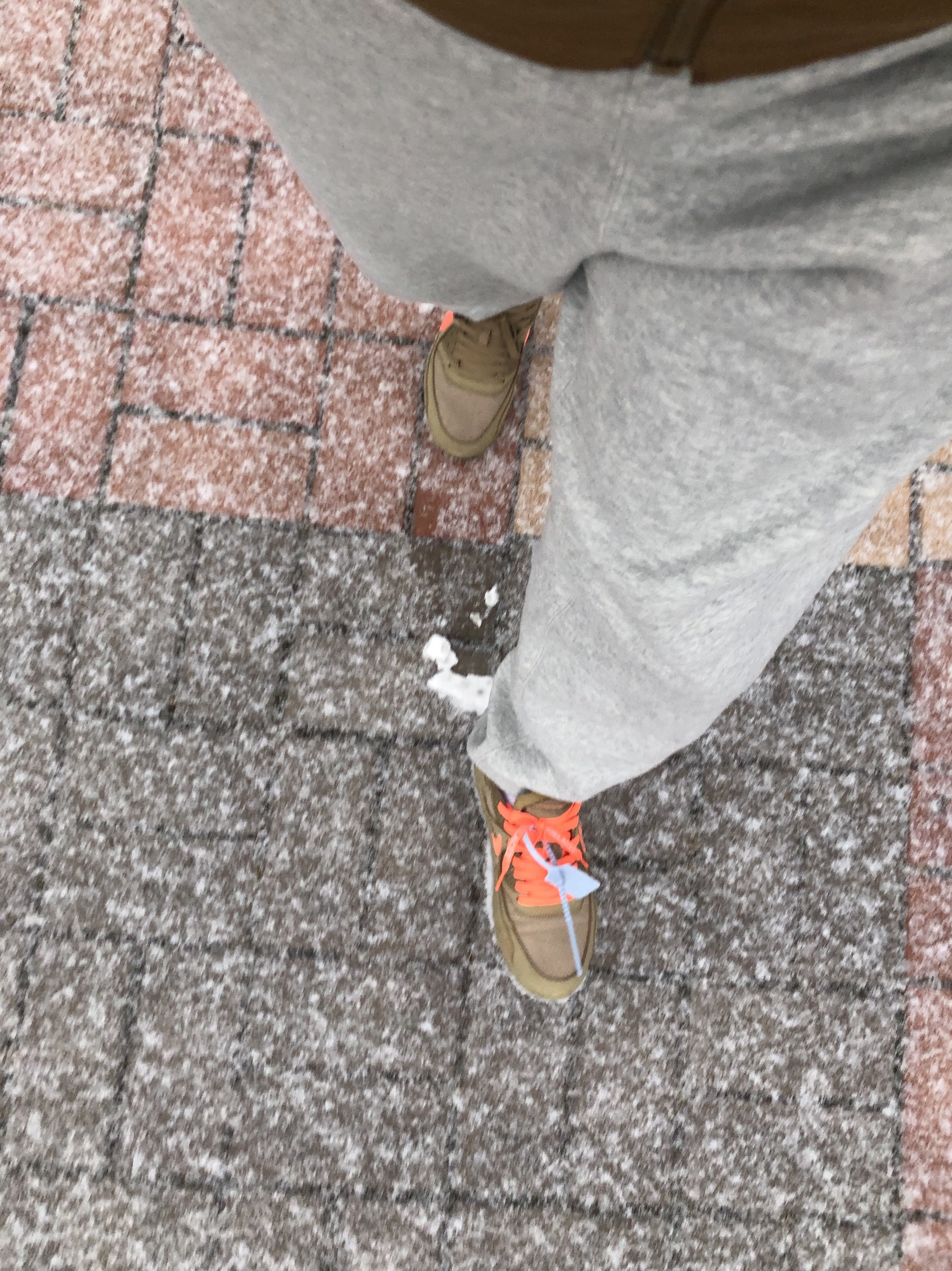 Nike x Off-White Air Max 90 V2 Desert Ore 착용 스타일