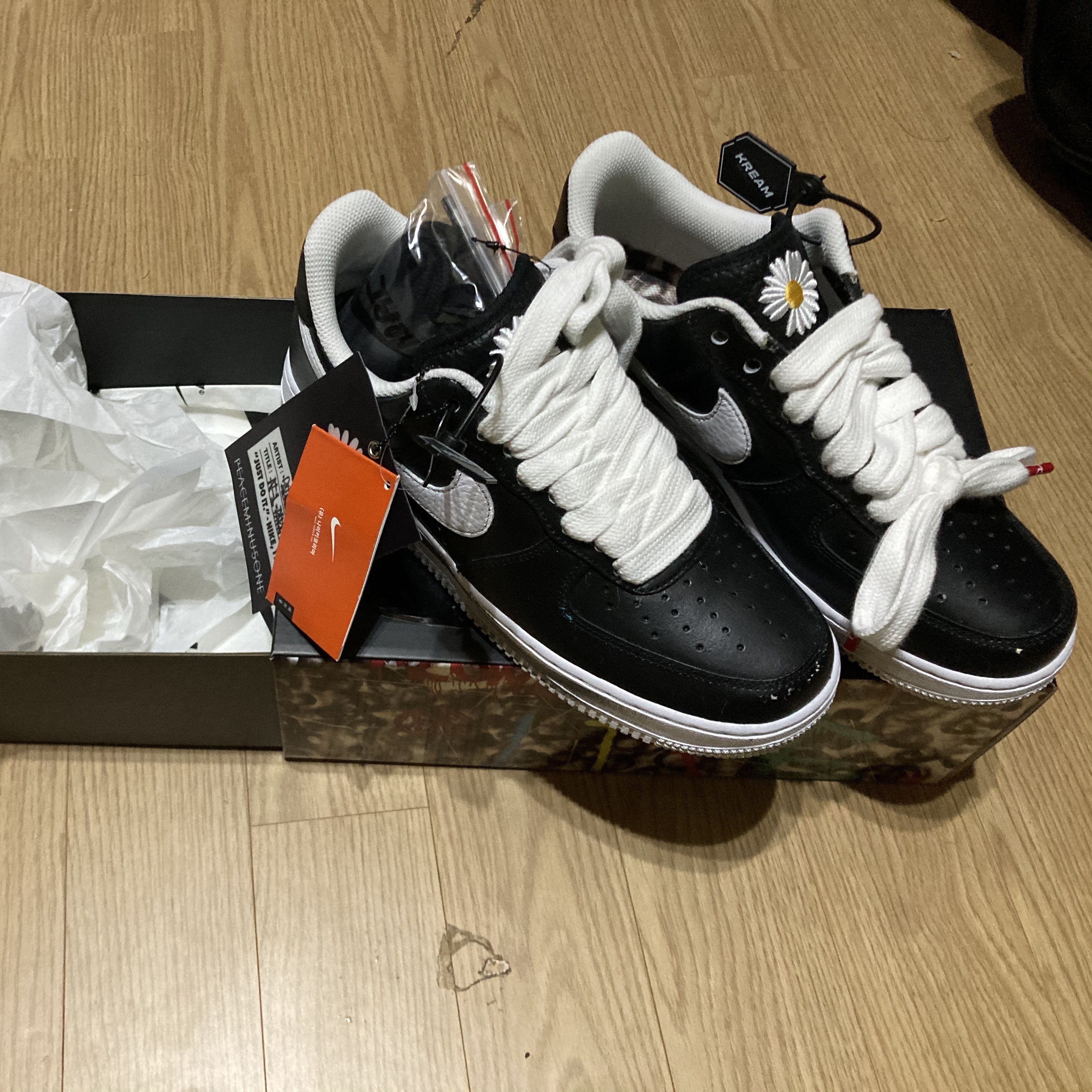 Nike x Peaceminusone Air Force 1 Low Para-Noise 착용 스타일