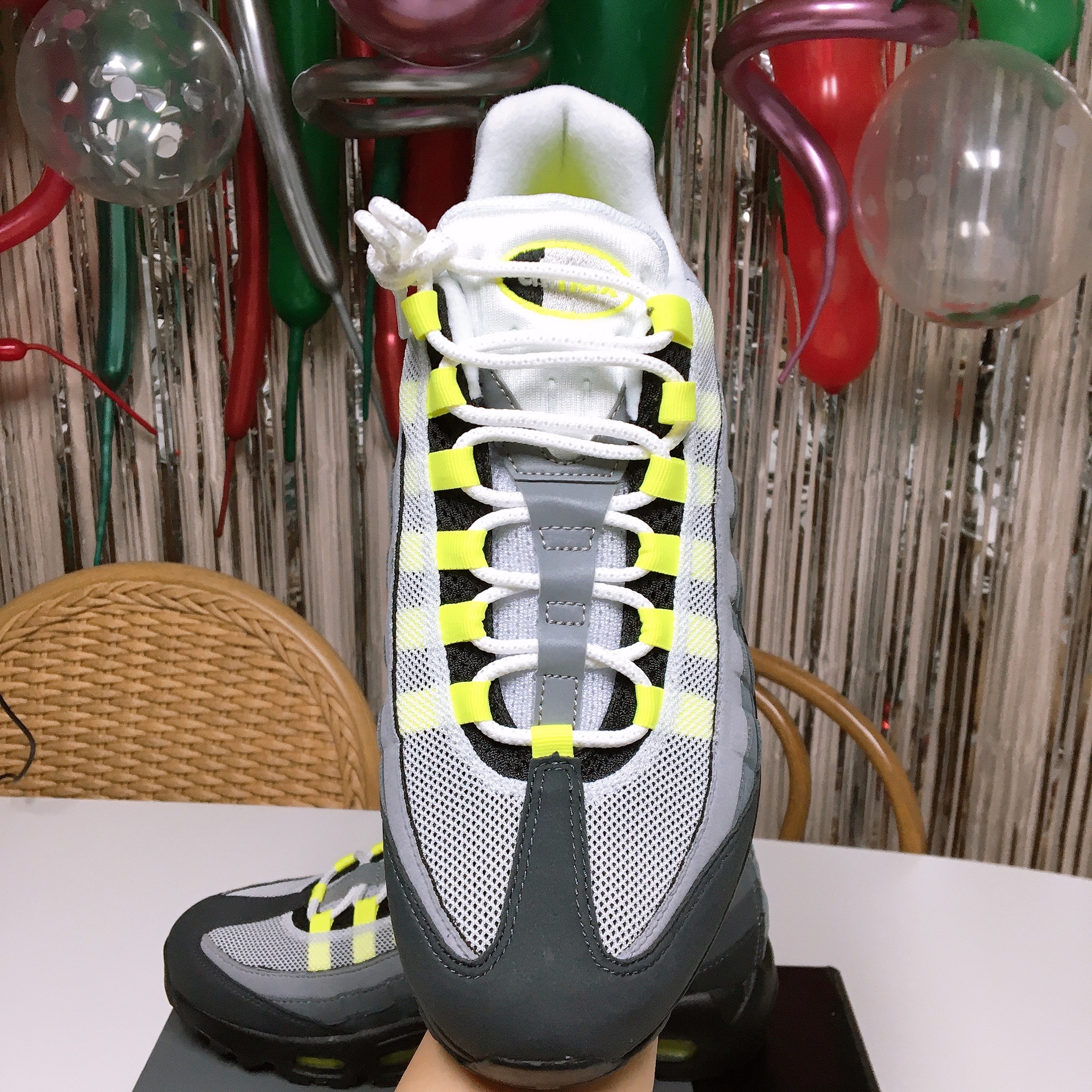 Nike Air Max 95 OG Neon Yellow 2020 착용 스타일 - 3
