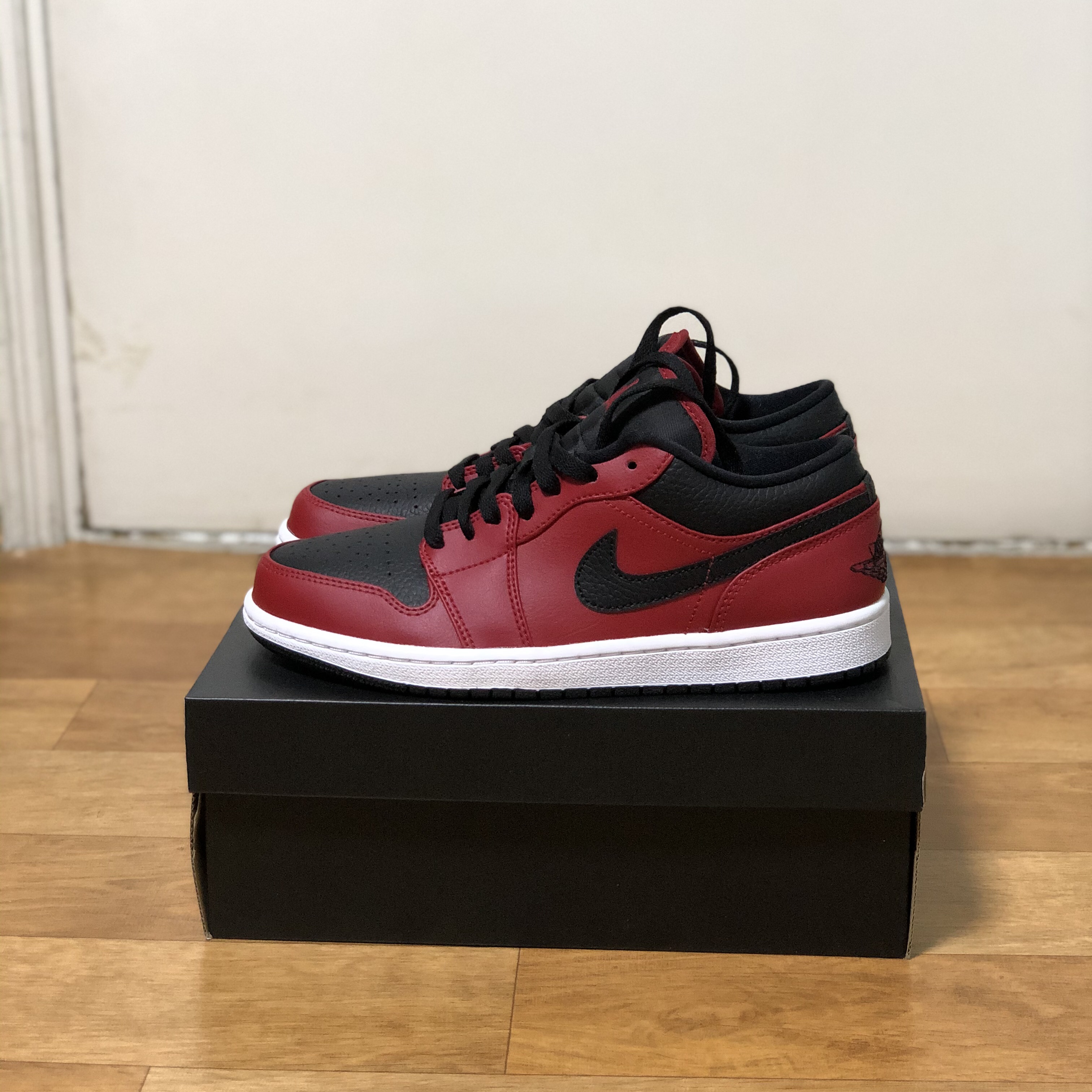 Jordan 1 Low Gym Red Black 착용 스타일 - 1