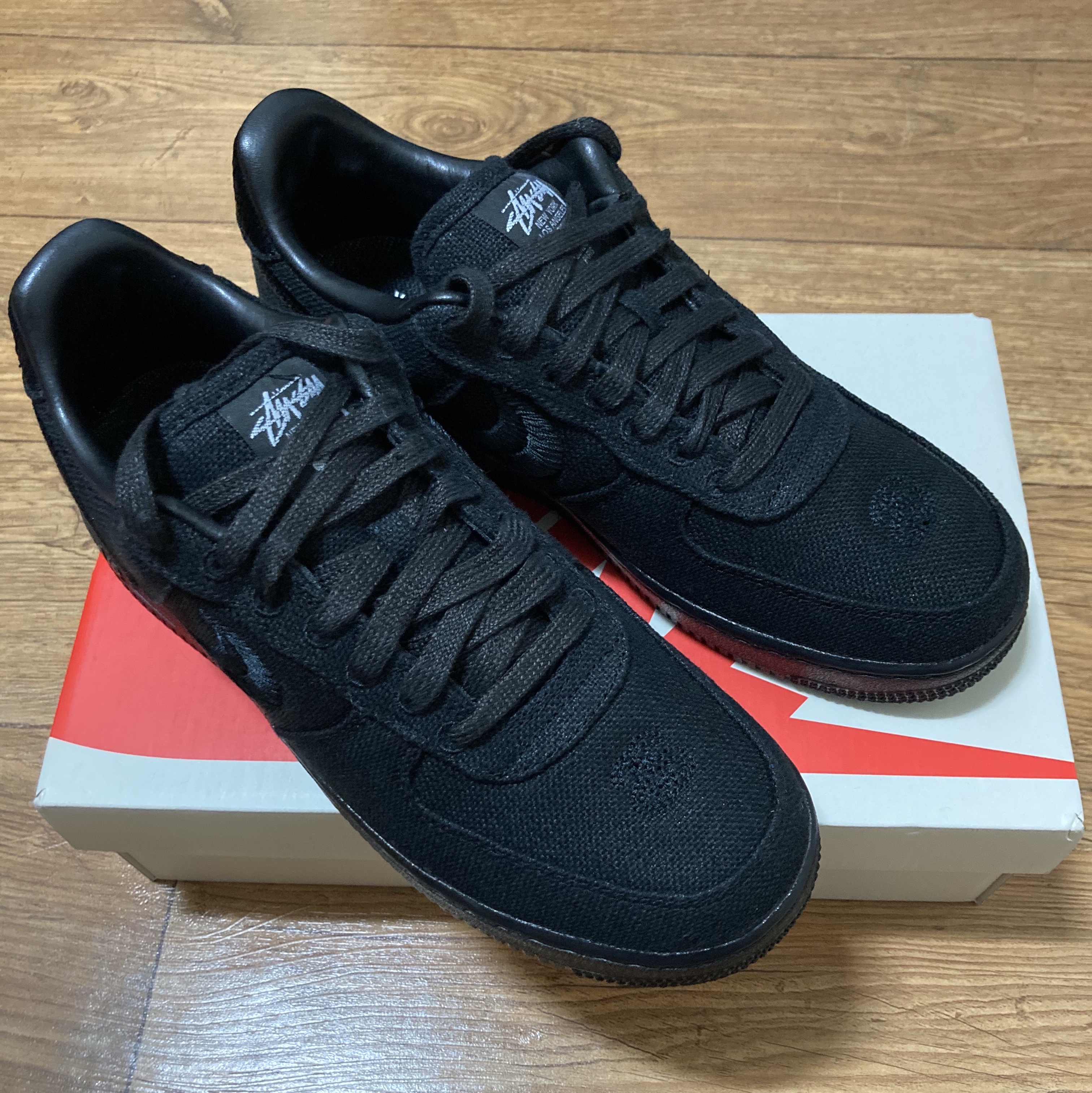 Nike x Stussy Air Force 1 Low Triple Black 착용 스타일