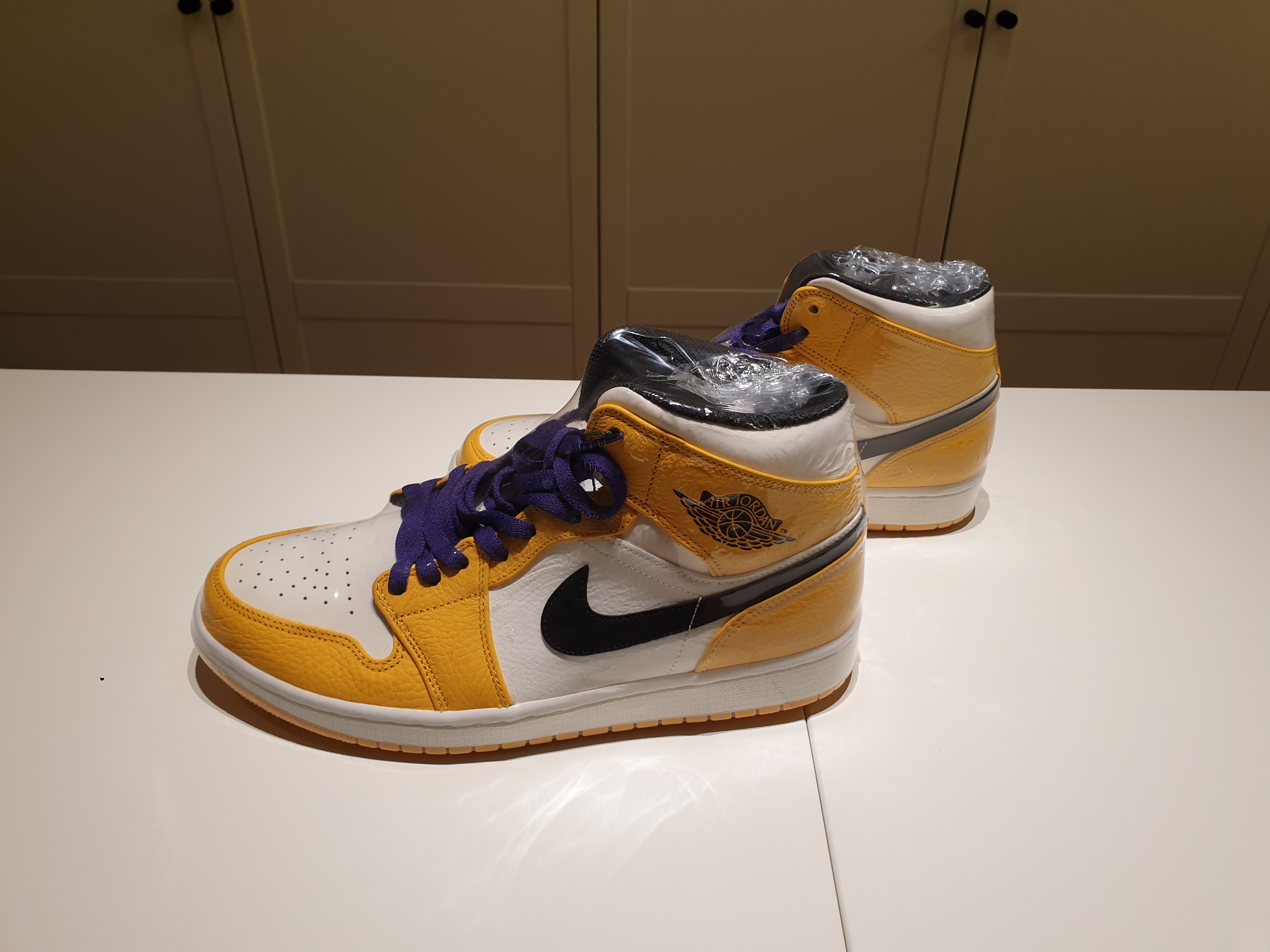 Jordan 1 Mid SE Lakers 착용 스타일