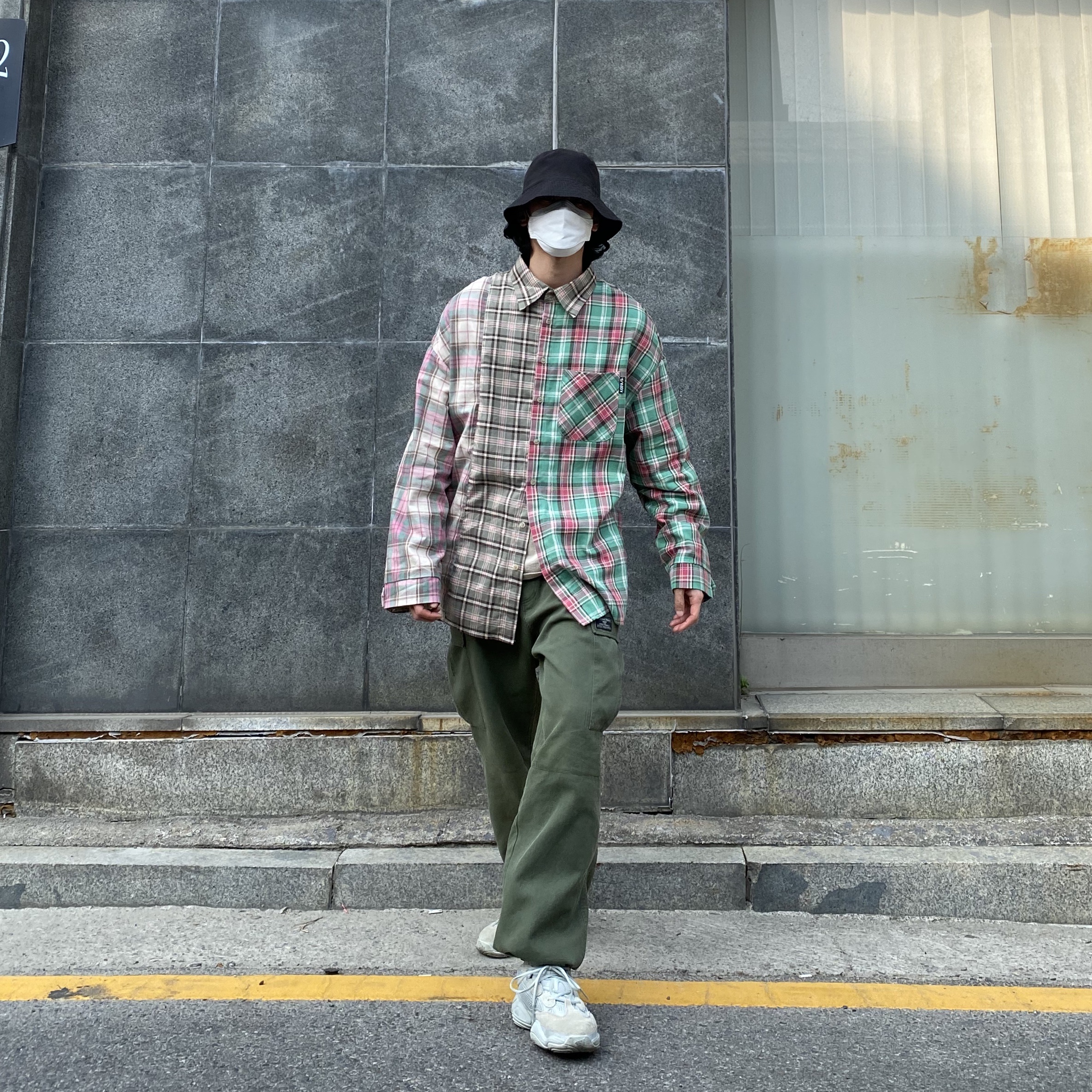 Adidas Yeezy 500 Salt 착용 스타일 - 2