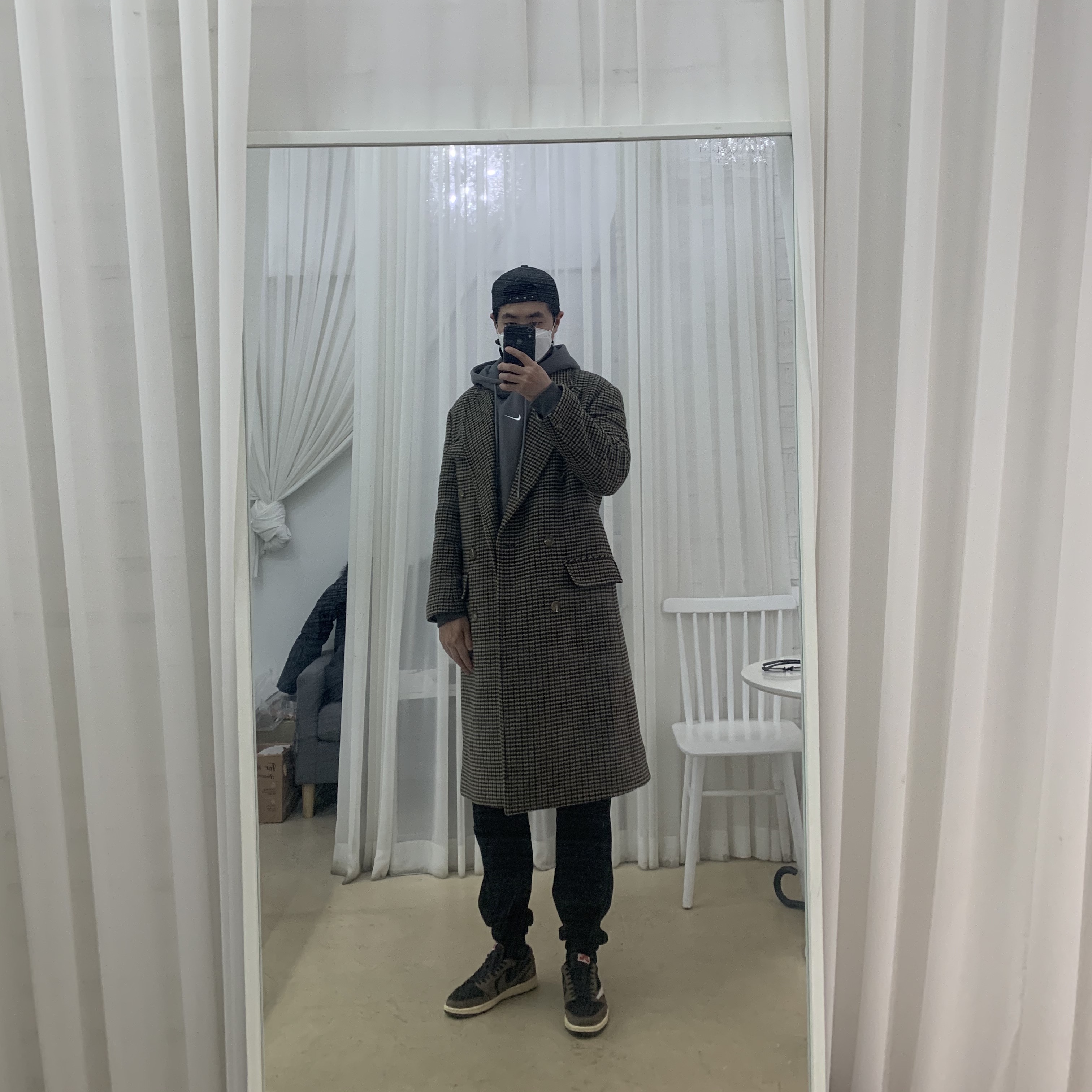Jordan 1 x Travis Scott Retro Low OG SP Mocha 착용 스타일
