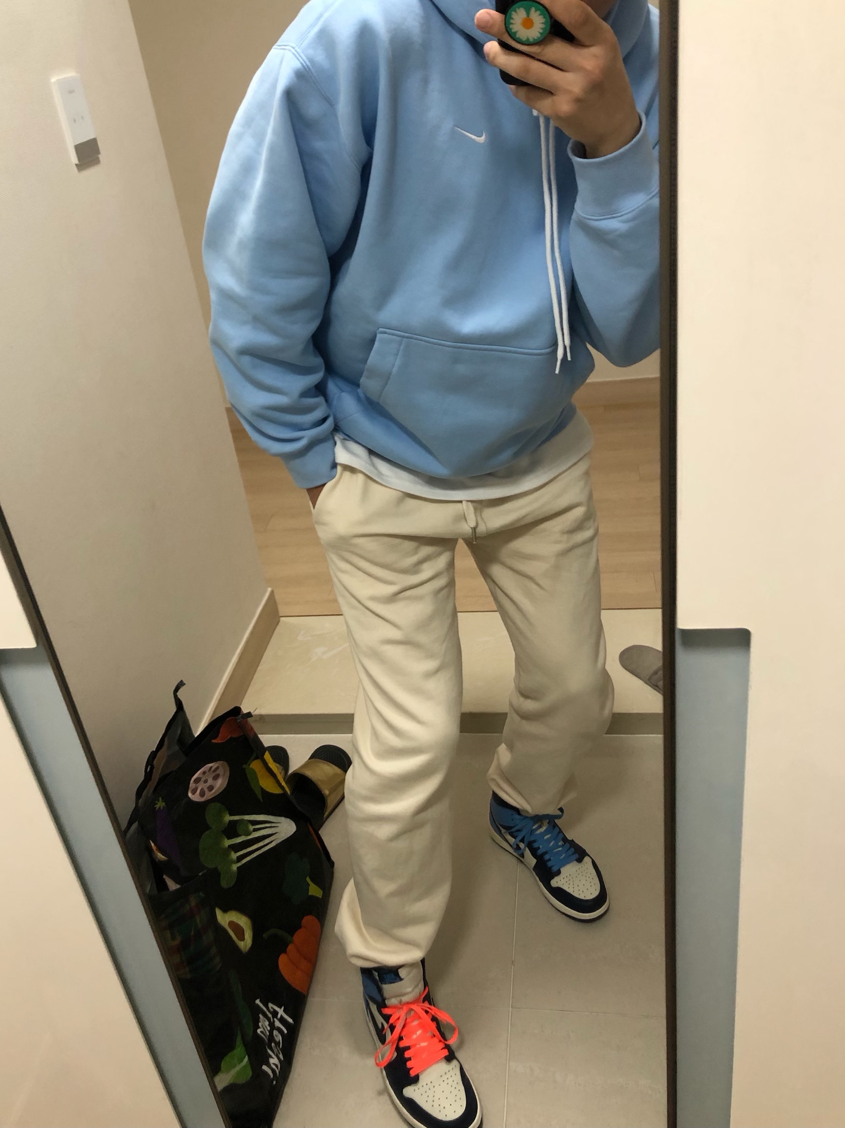 Jordan 1 Retro High Obsidian UNC, Nike M NRG Hoodie Psychic Blue 착용 스타일