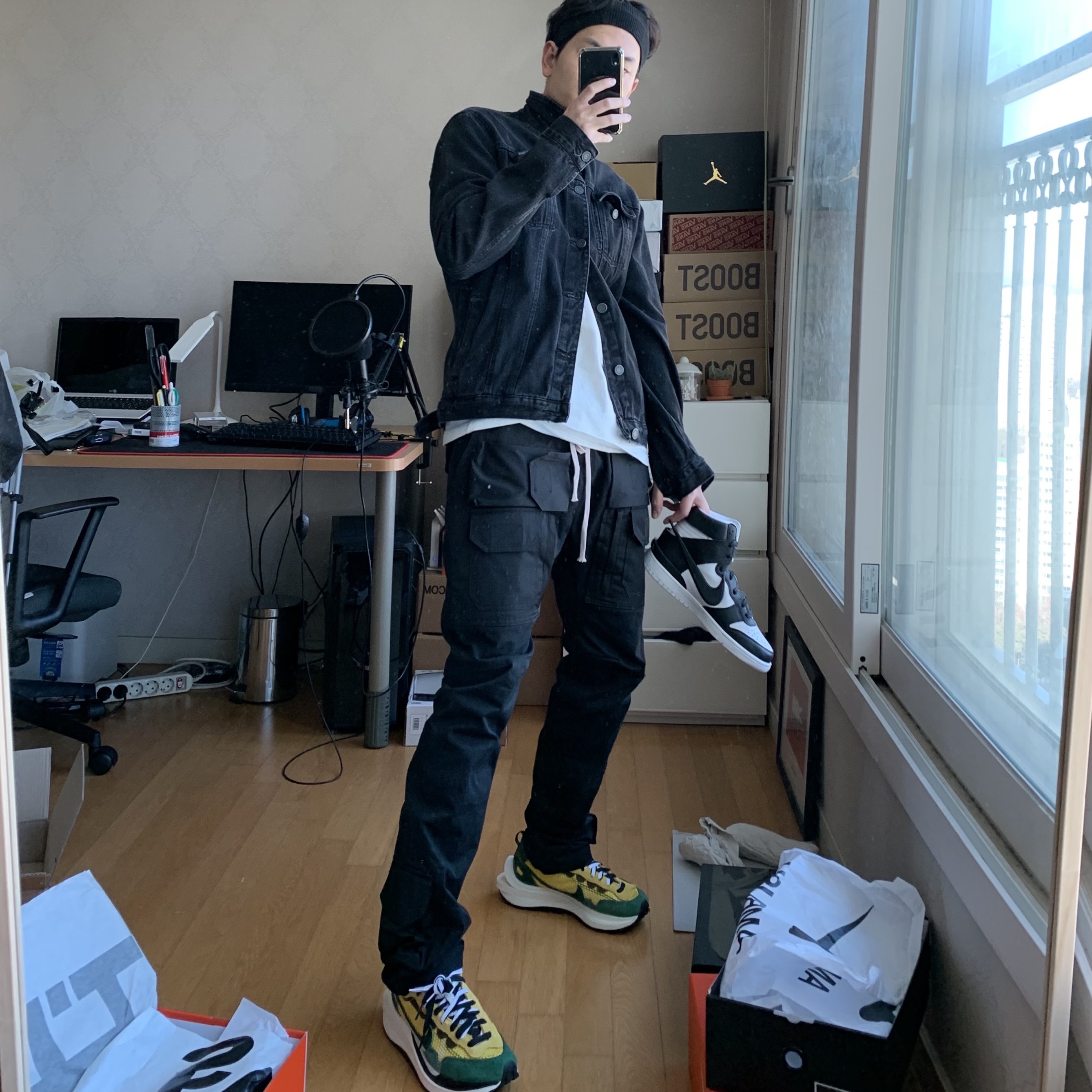 Nike x Sacai VaporWaffle Tour Yellow & Gorge Green Sail, Nike x Ambush Dunk High Black 착용 스타일
