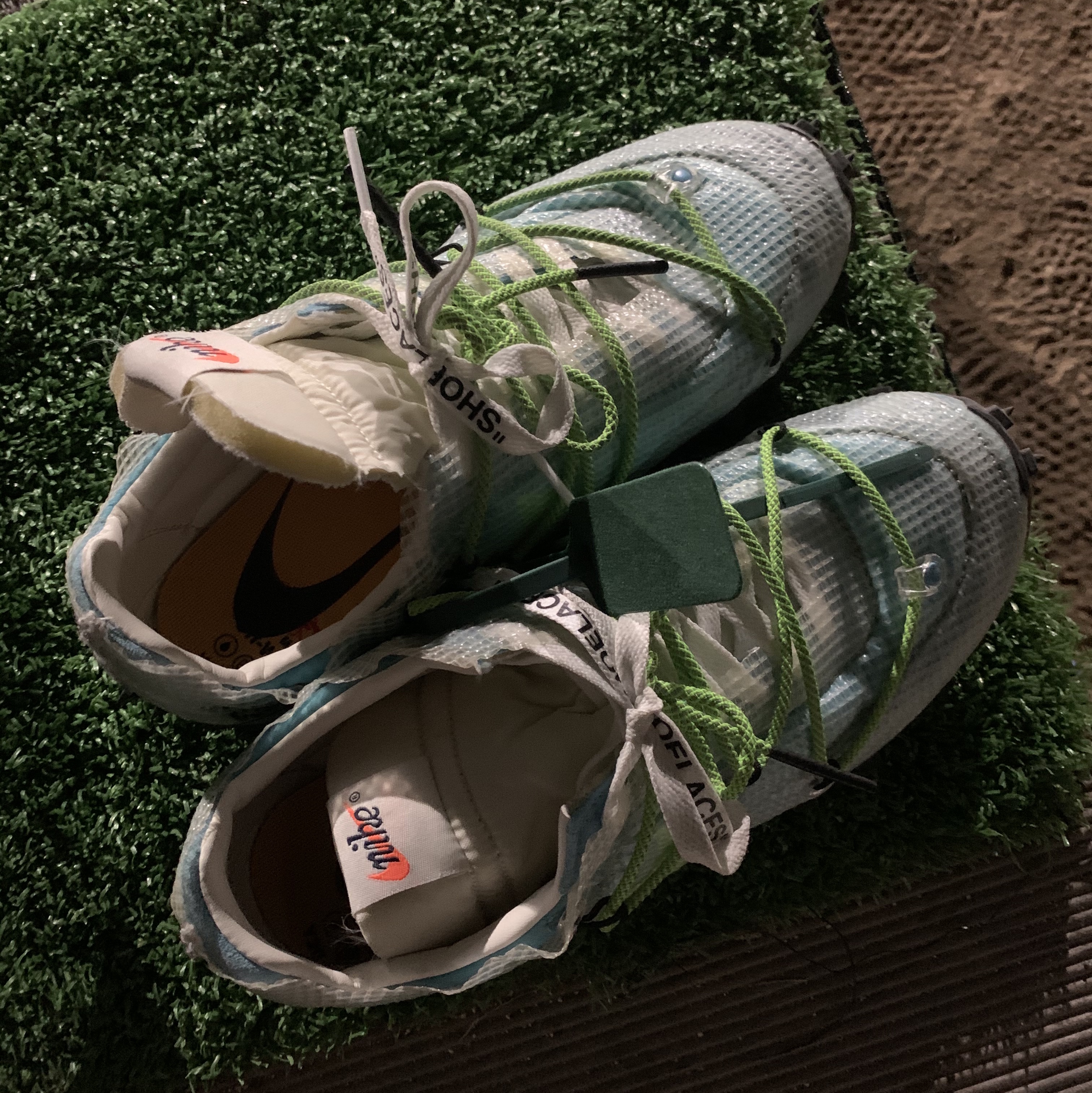 (W) Nike x Off-White Waffle Racer Vivid Sky 착용 스타일